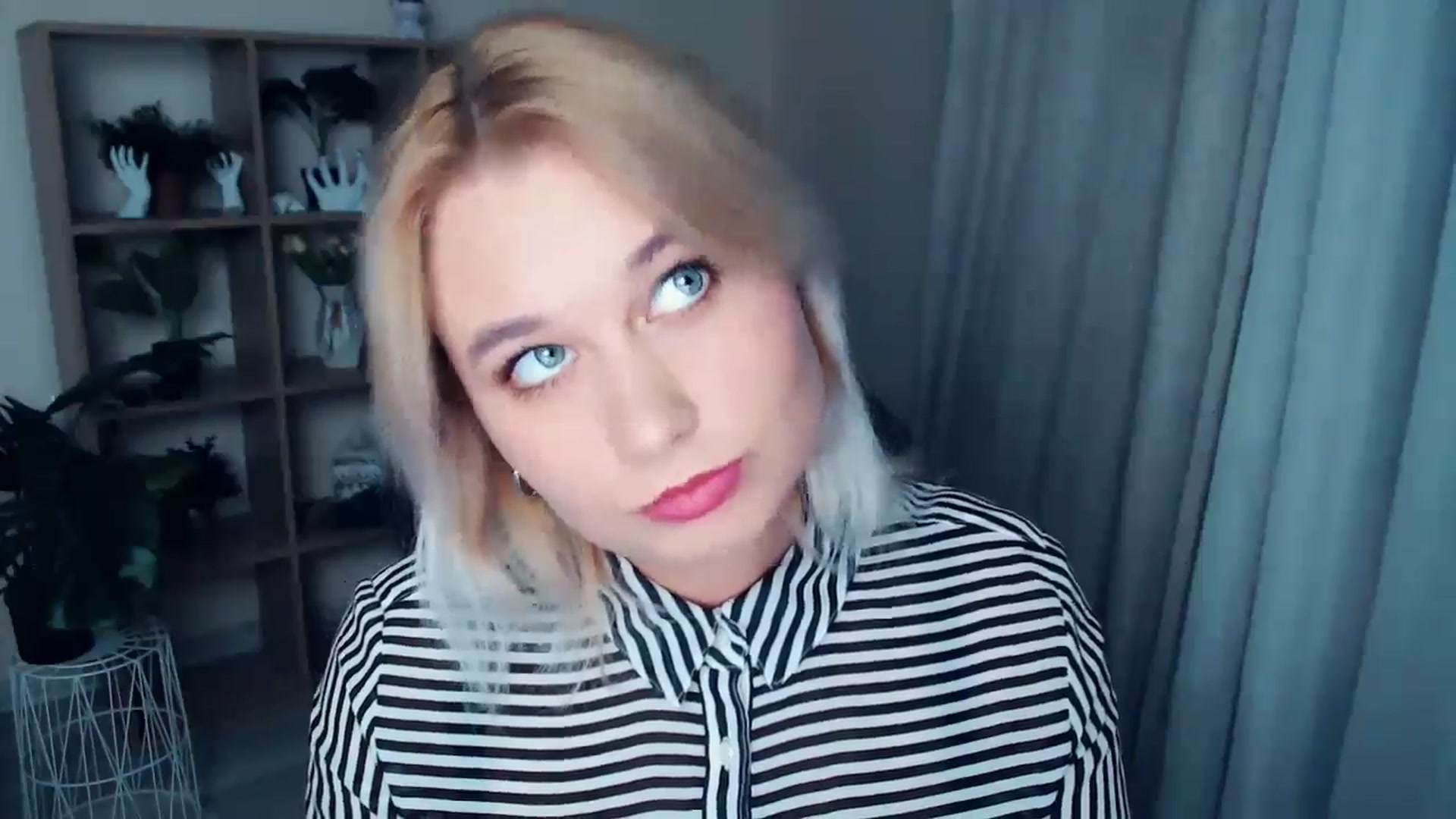 Gallery image thumbnail from Kukla_kolduna's myfreecams stream on, 10/18/2024, 17:11 image 6 of 20