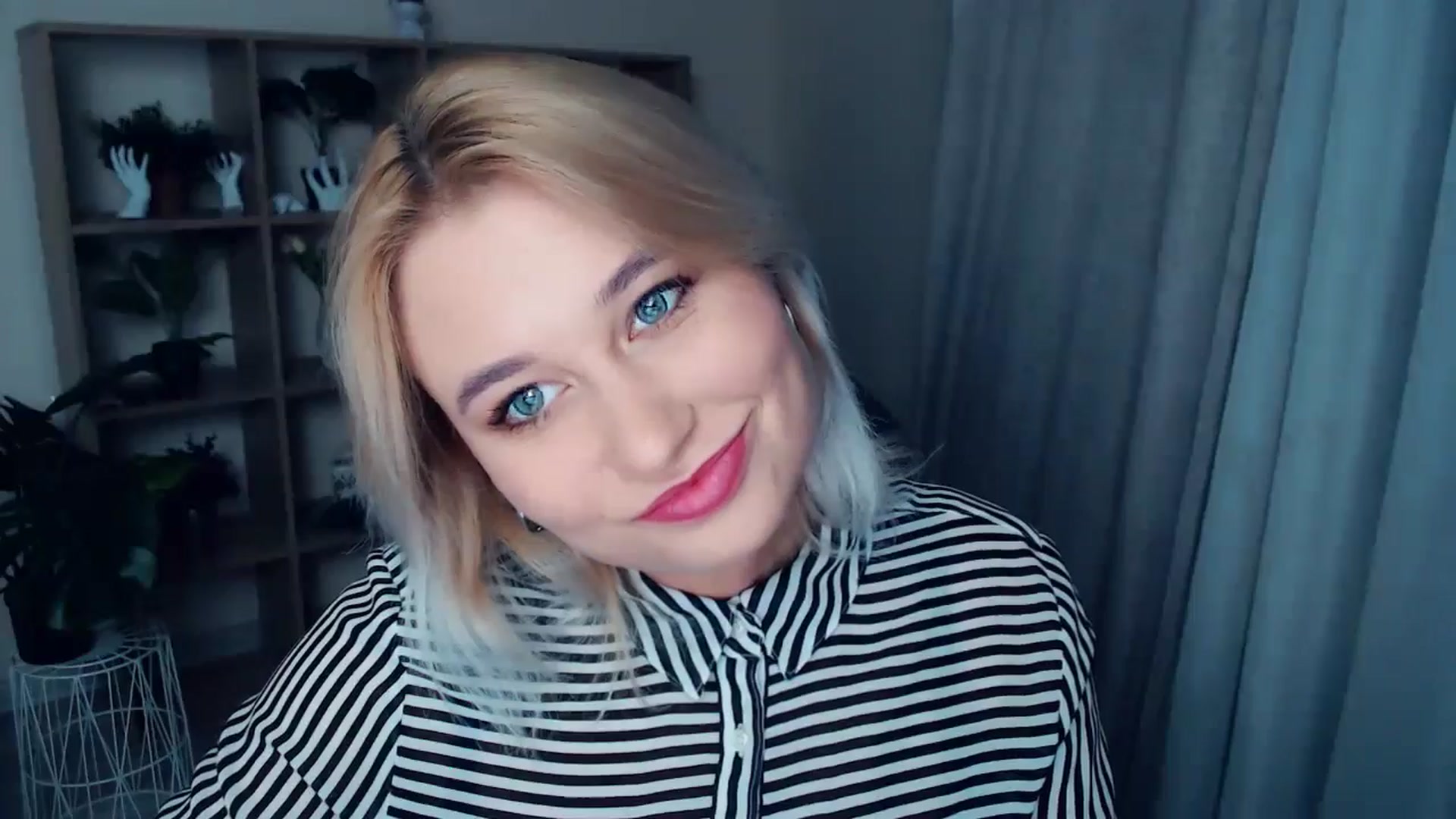 Gallery image thumbnail from Kukla_kolduna's myfreecams stream on, 10/18/2024, 17:11 image 7 of 20