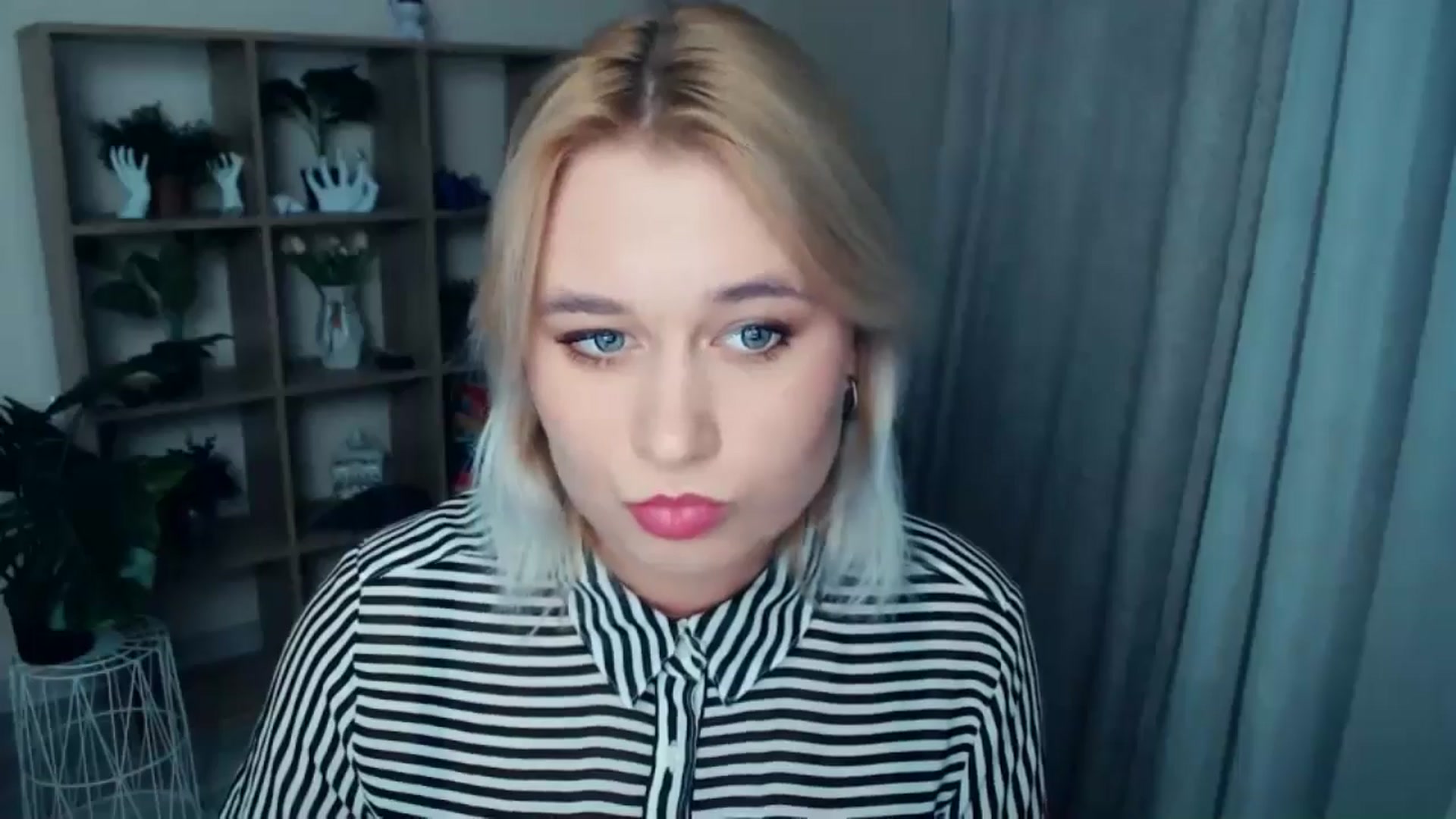 Gallery image thumbnail from Kukla_kolduna's myfreecams stream on, 10/18/2024, 17:11 image 3 of 20