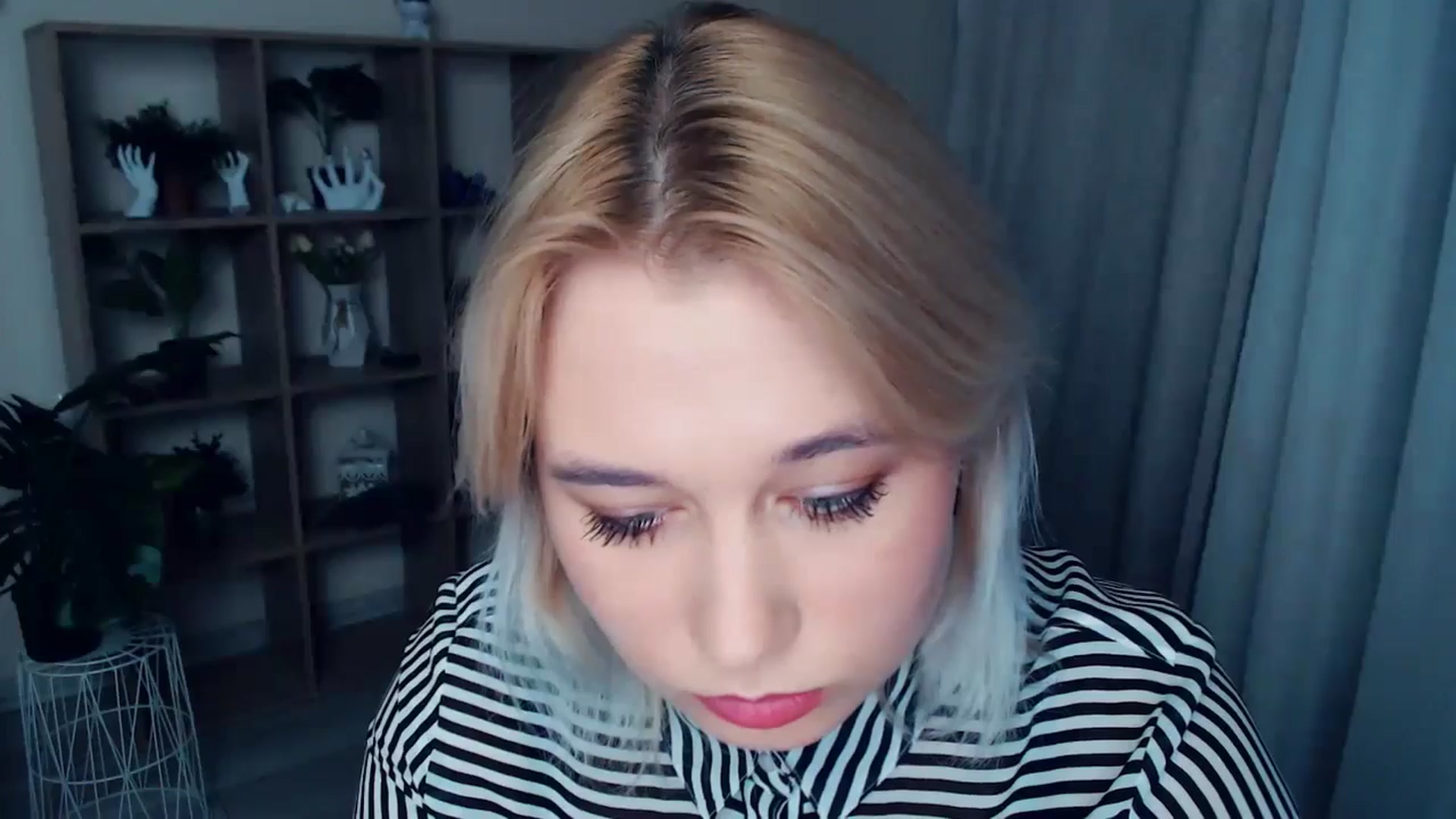 Gallery image thumbnail from Kukla_kolduna's myfreecams stream on, 10/18/2024, 17:11 image 9 of 20