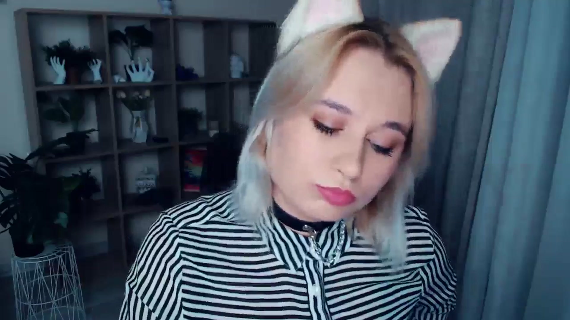 Gallery image thumbnail from Kukla_kolduna's myfreecams stream on, 10/18/2024, 17:11 image 13 of 20