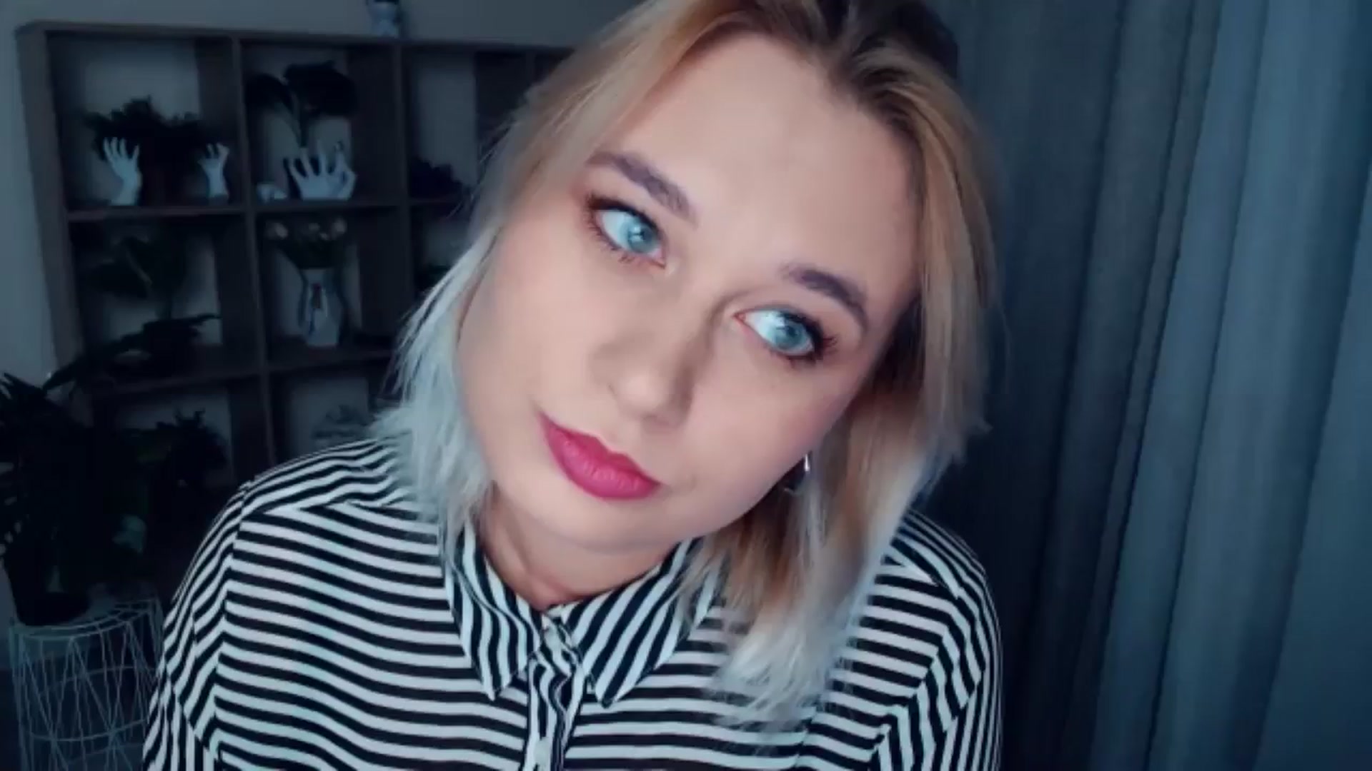 Gallery image thumbnail from Kukla_kolduna's myfreecams stream on, 10/18/2024, 17:11 image 1 of 20