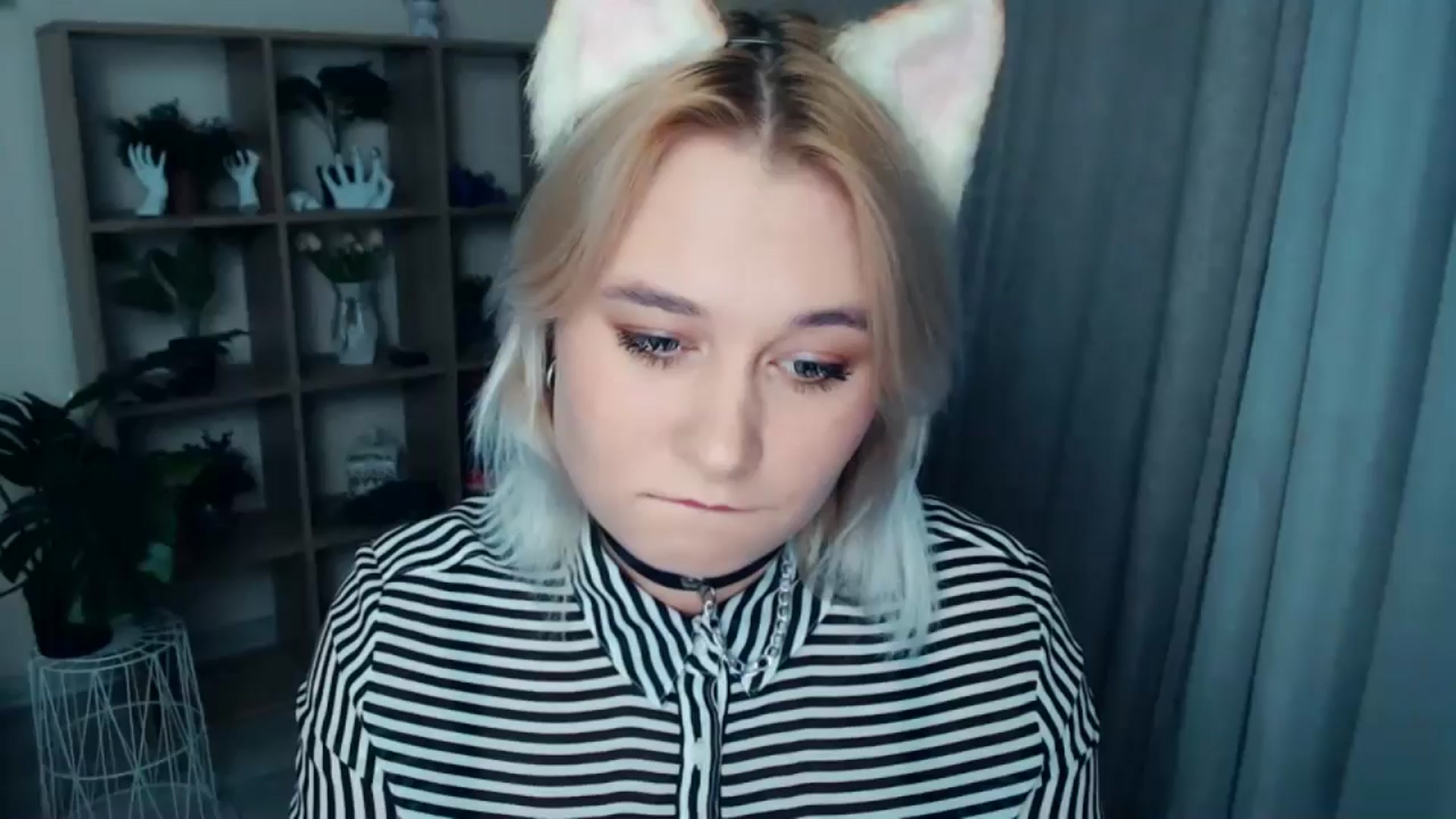 Gallery image thumbnail from Kukla_kolduna's myfreecams stream on, 10/18/2024, 17:11 image 12 of 20
