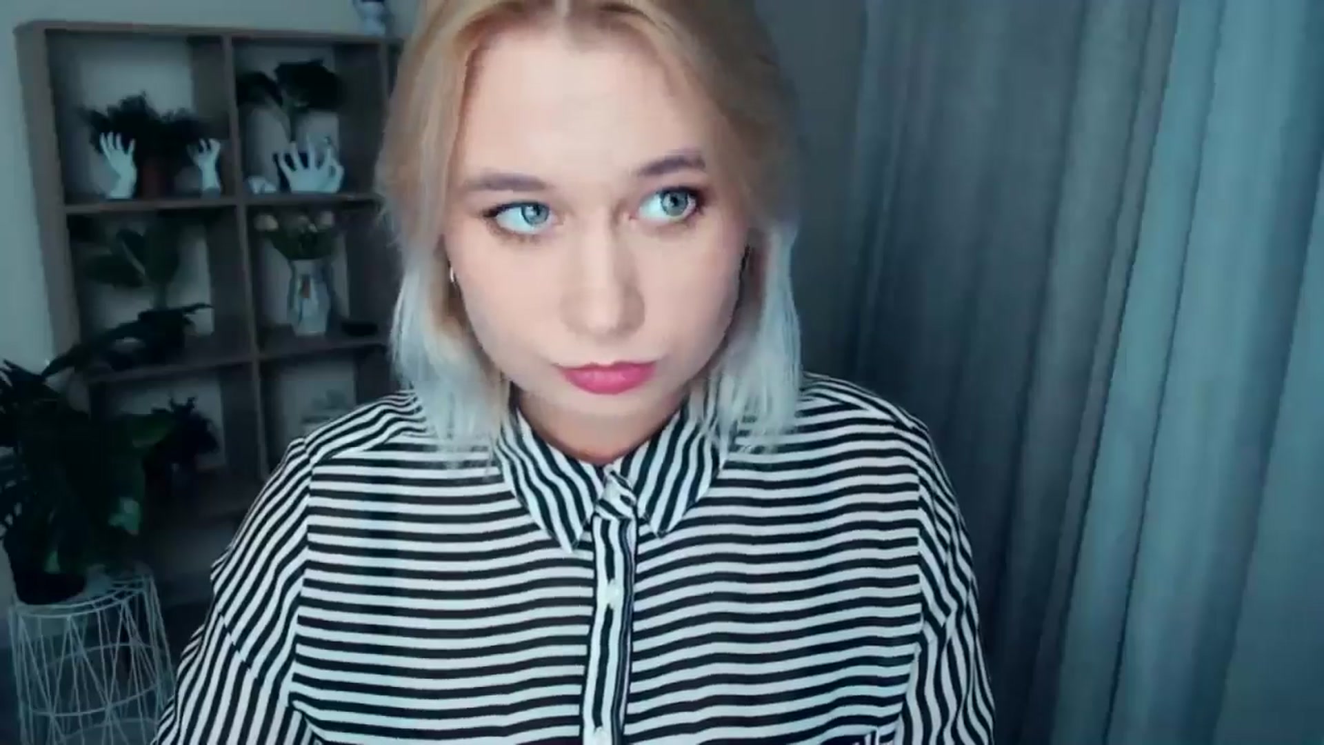 Gallery image thumbnail from Kukla_kolduna's myfreecams stream on, 10/18/2024, 17:11 image 2 of 20