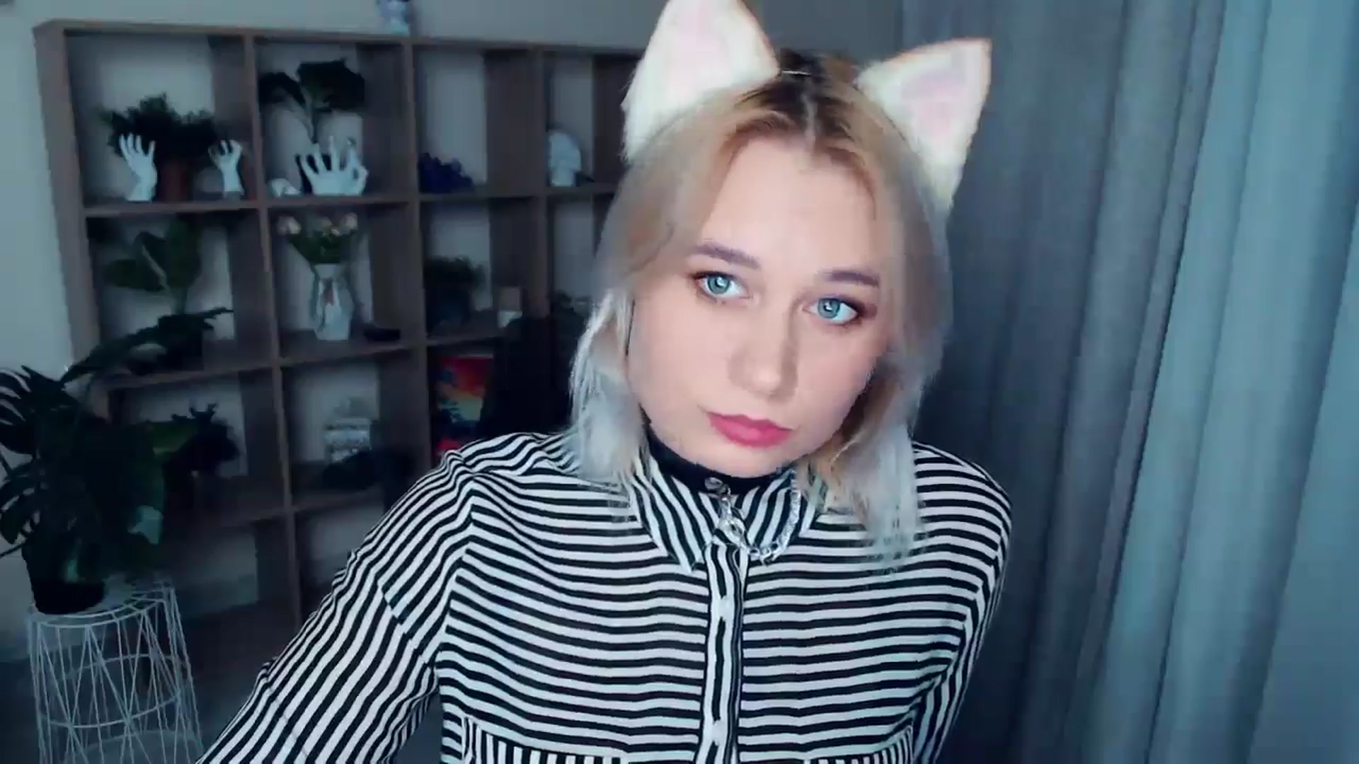 Gallery image thumbnail from Kukla_kolduna's myfreecams stream on, 10/18/2024, 17:11 image 14 of 20