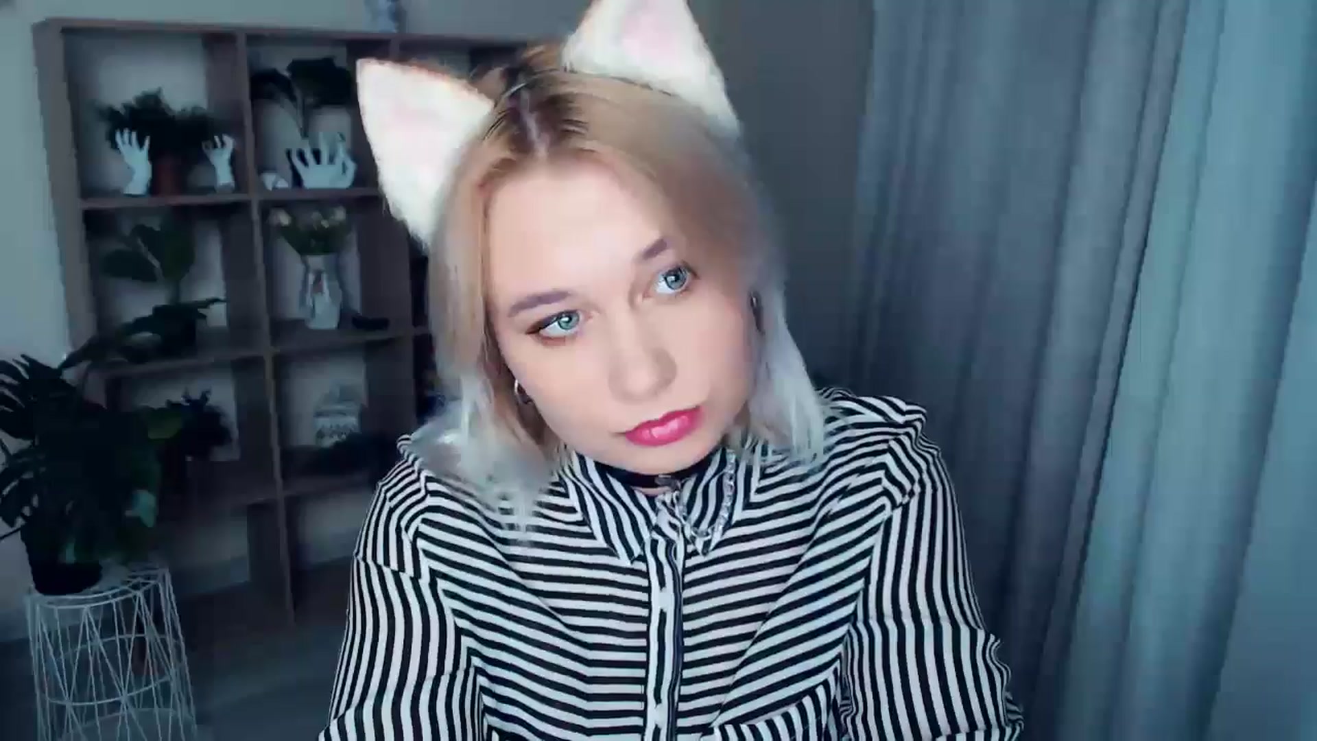 Gallery image thumbnail from Kukla_kolduna's myfreecams stream on, 10/18/2024, 17:11 image 15 of 20