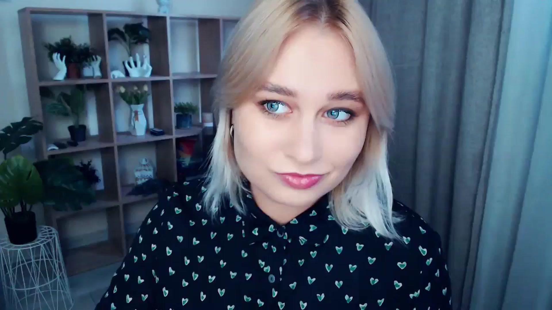 Gallery image thumbnail from Kukla_kolduna's myfreecams stream on, 10/19/2024, 15:07 image 1 of 20