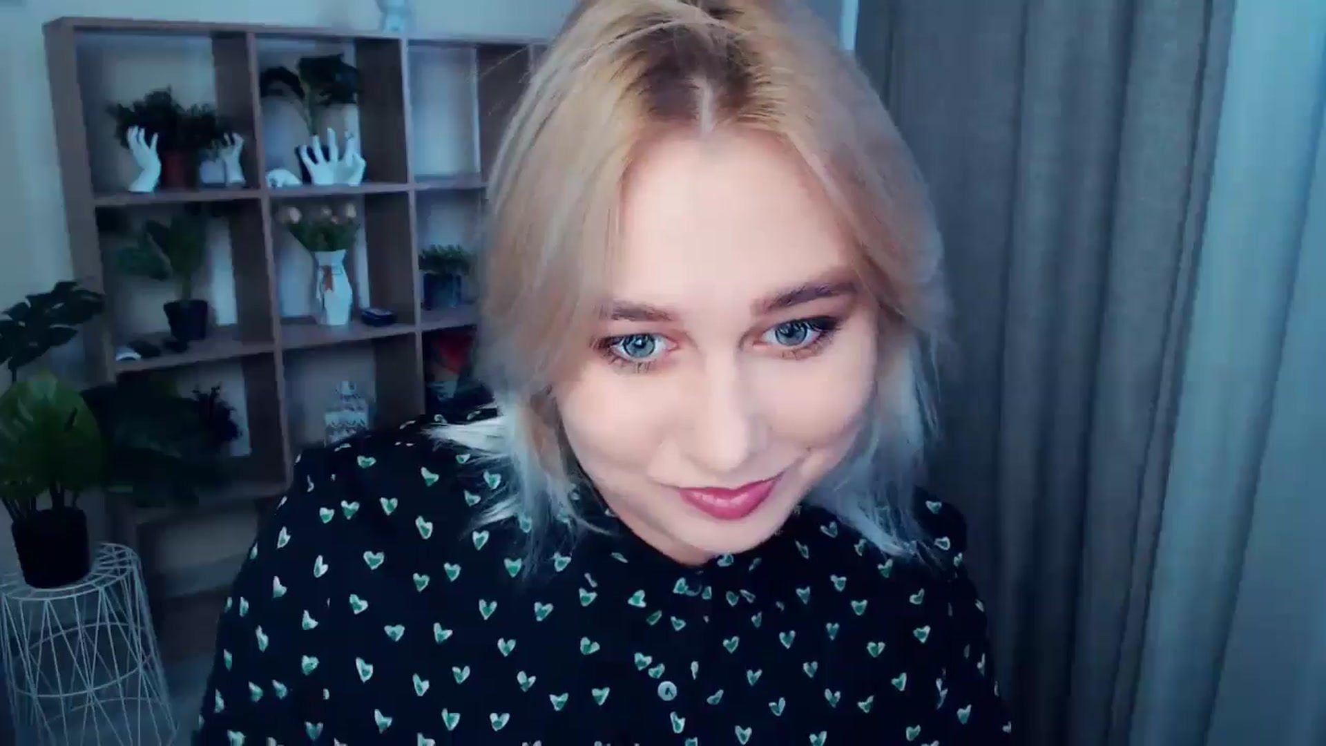Gallery image thumbnail from Kukla_kolduna's myfreecams stream on, 10/19/2024, 15:07 image 4 of 20