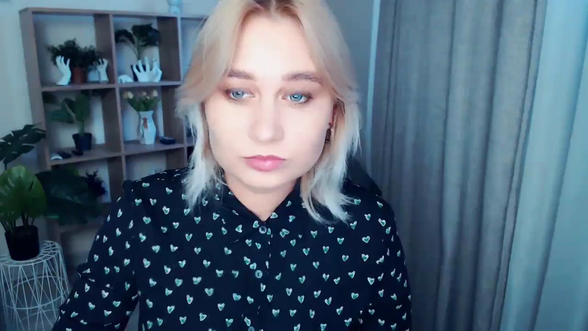 Gallery image thumbnail from Kukla_kolduna's myfreecams stream on, 10/19/2024, 15:07 image 10 of 20