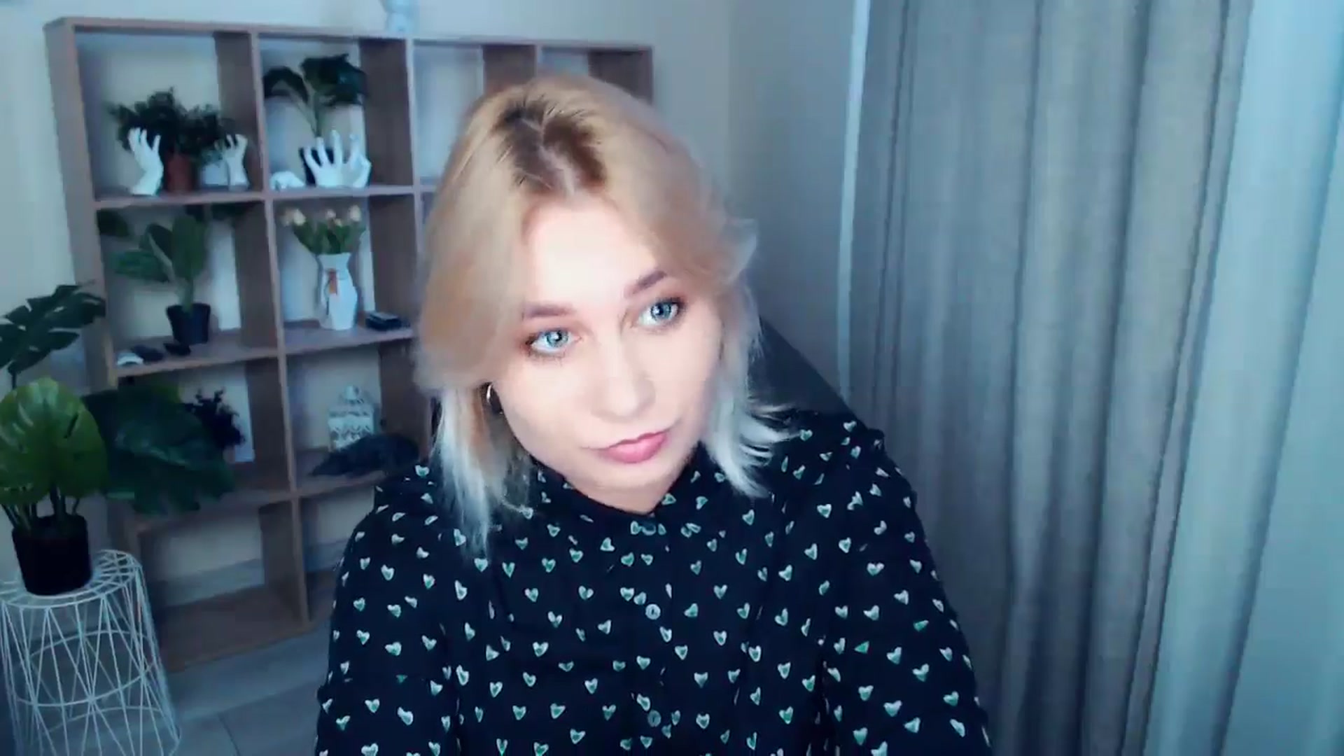Gallery image thumbnail from Kukla_kolduna's myfreecams stream on, 10/19/2024, 15:07 image 6 of 20