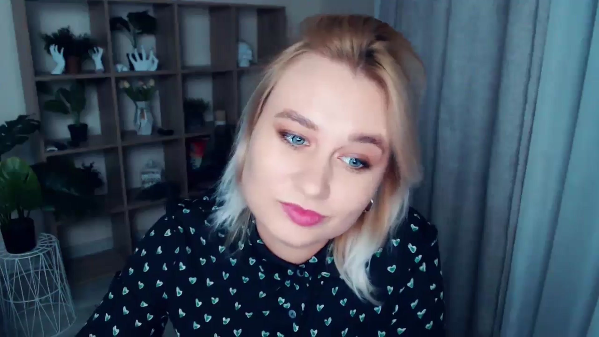 Gallery image thumbnail from Kukla_kolduna's myfreecams stream on, 10/19/2024, 17:07 image 12 of 20