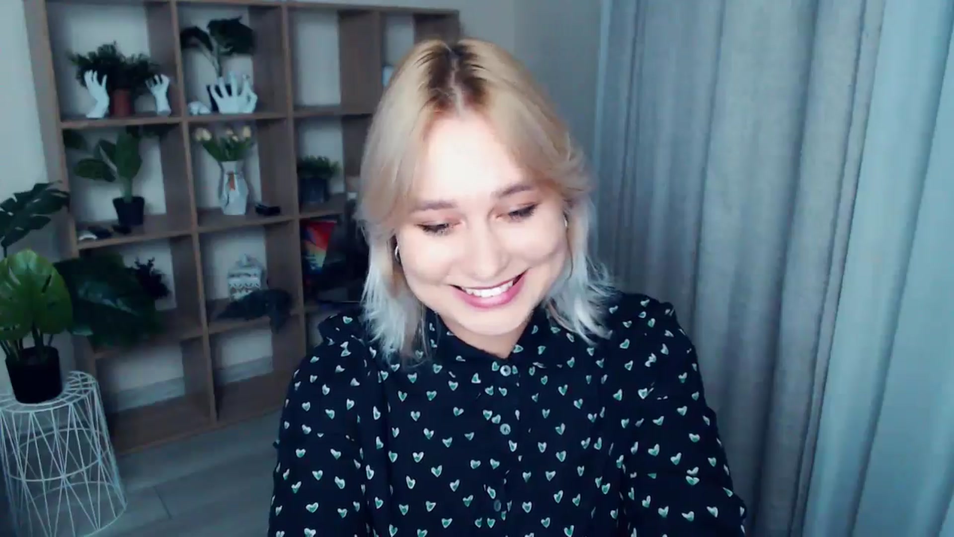Gallery image thumbnail from Kukla_kolduna's myfreecams stream on, 10/19/2024, 17:07 image 7 of 20