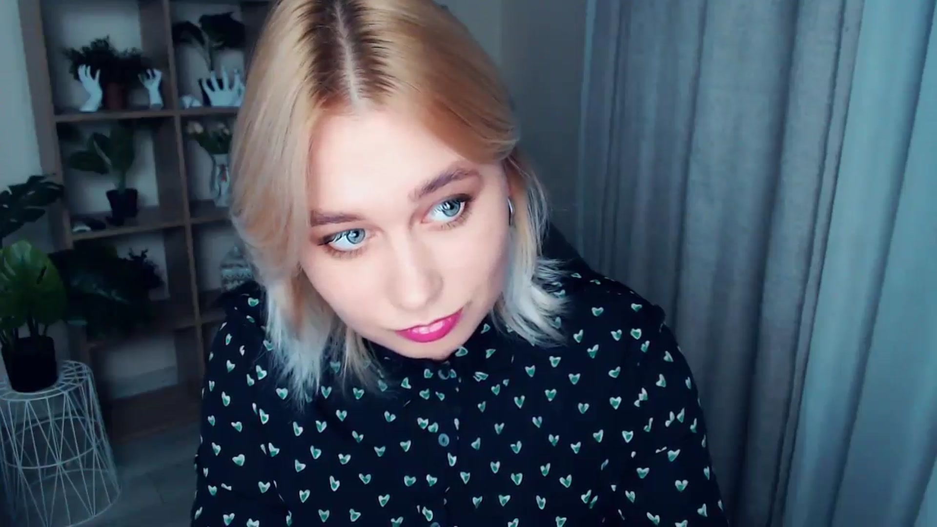 Gallery image thumbnail from Kukla_kolduna's myfreecams stream on, 10/19/2024, 17:07 image 16 of 20