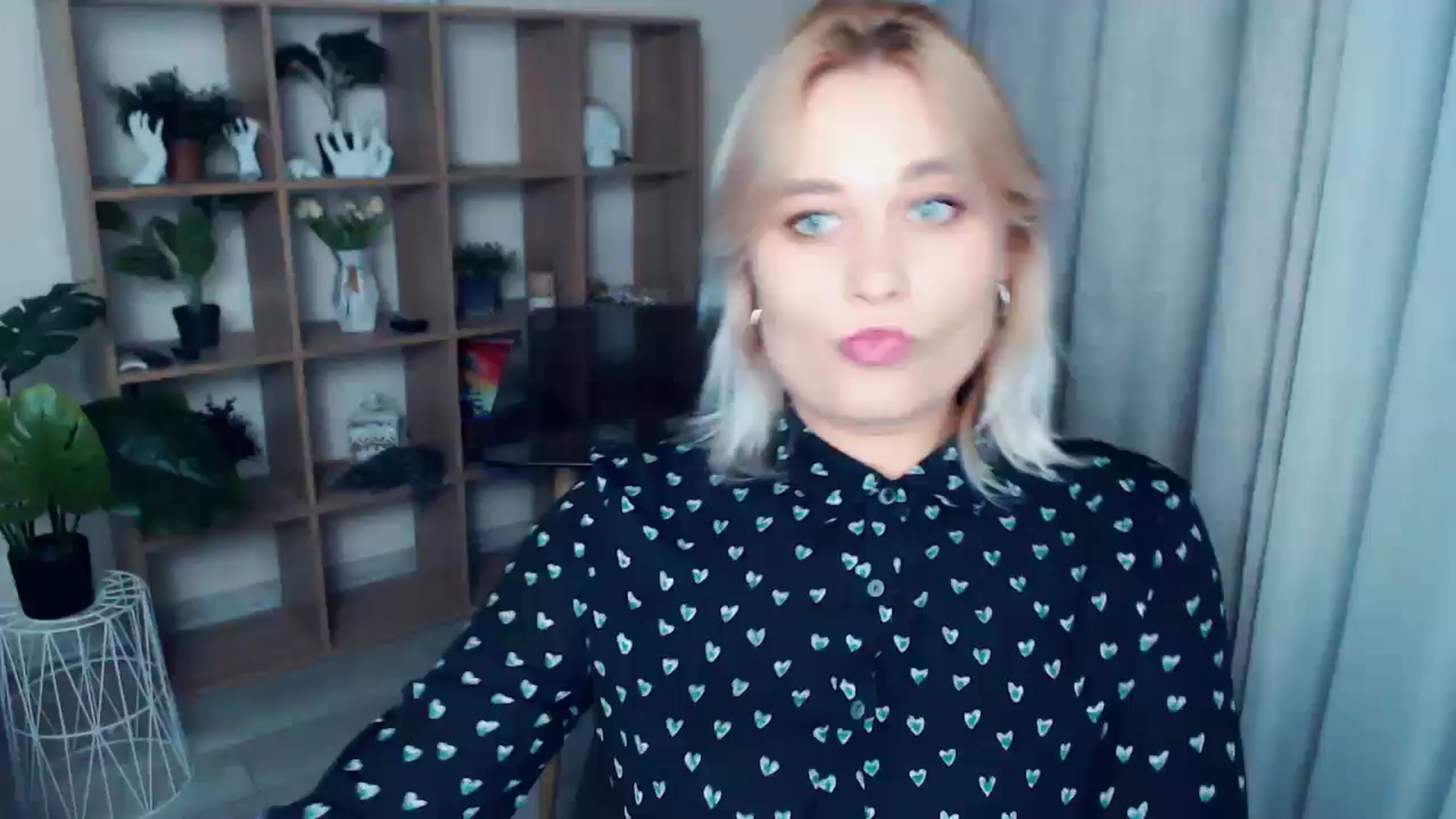 Gallery image thumbnail from Kukla_kolduna's myfreecams stream on, 10/19/2024, 17:07 image 4 of 20