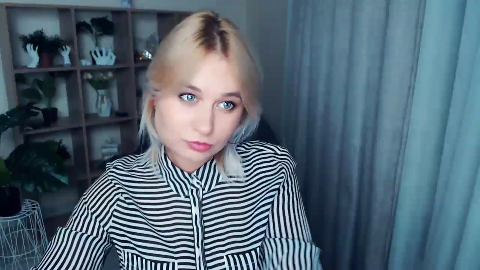 Gallery image thumbnail from Kukla_kolduna's myfreecams stream on, 10/20/2024, 15:35 image 16 of 20