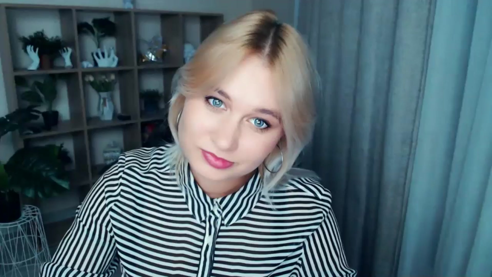 Gallery image thumbnail from Kukla_kolduna's myfreecams stream on, 10/20/2024, 15:35 image 10 of 20