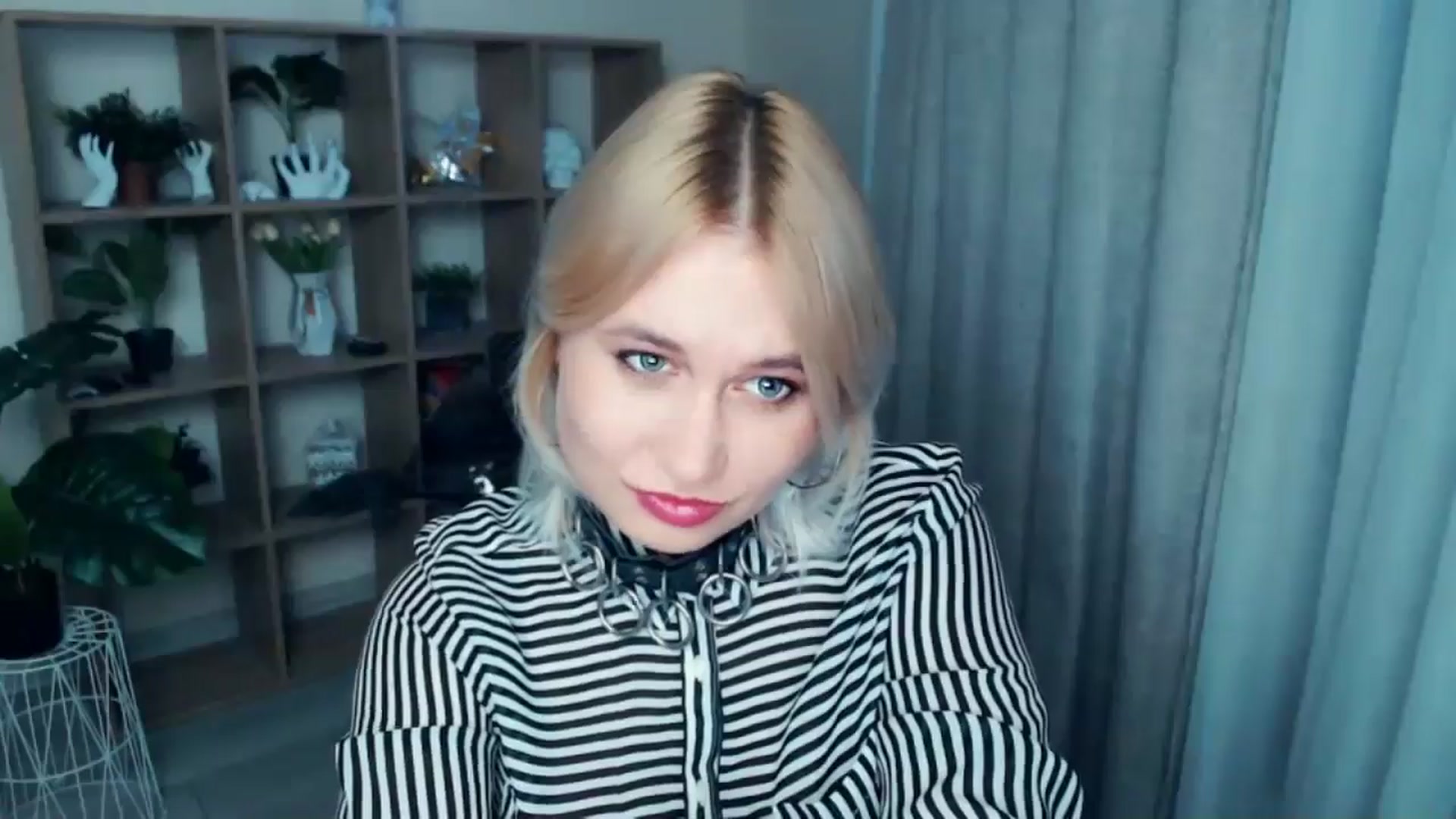 Gallery image thumbnail from Kukla_kolduna's myfreecams stream on, 10/20/2024, 15:35 image 8 of 20
