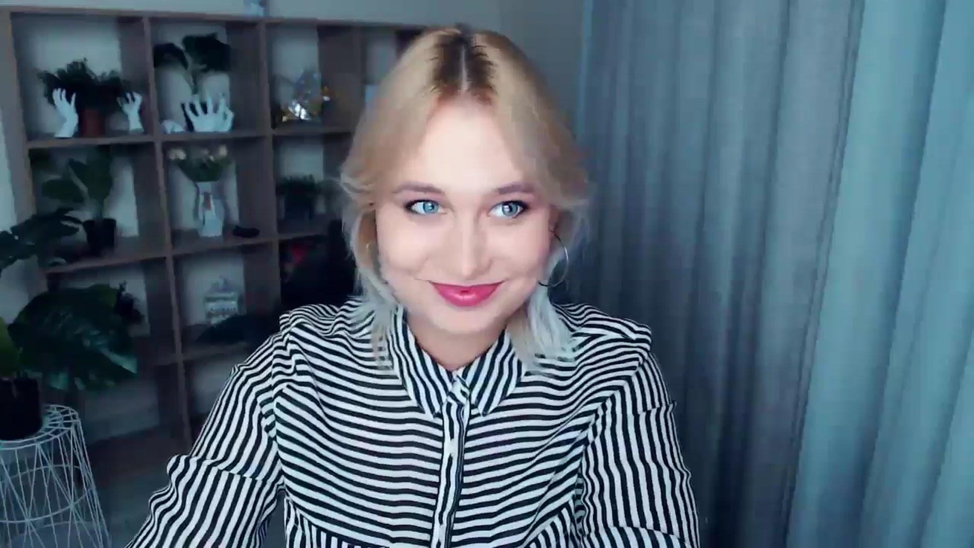 Gallery image thumbnail from Kukla_kolduna's myfreecams stream on, 10/20/2024, 15:35 image 14 of 20