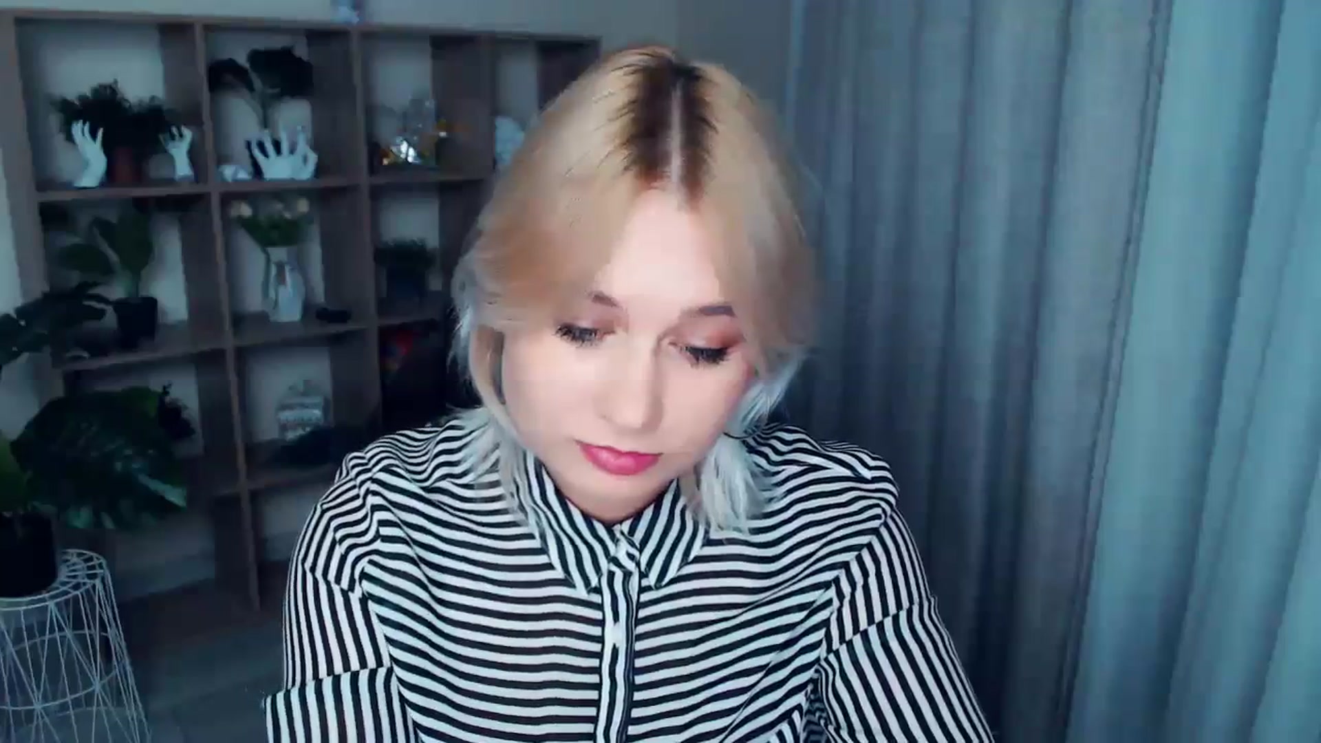 Gallery image thumbnail from Kukla_kolduna's myfreecams stream on, 10/20/2024, 15:35 image 12 of 20