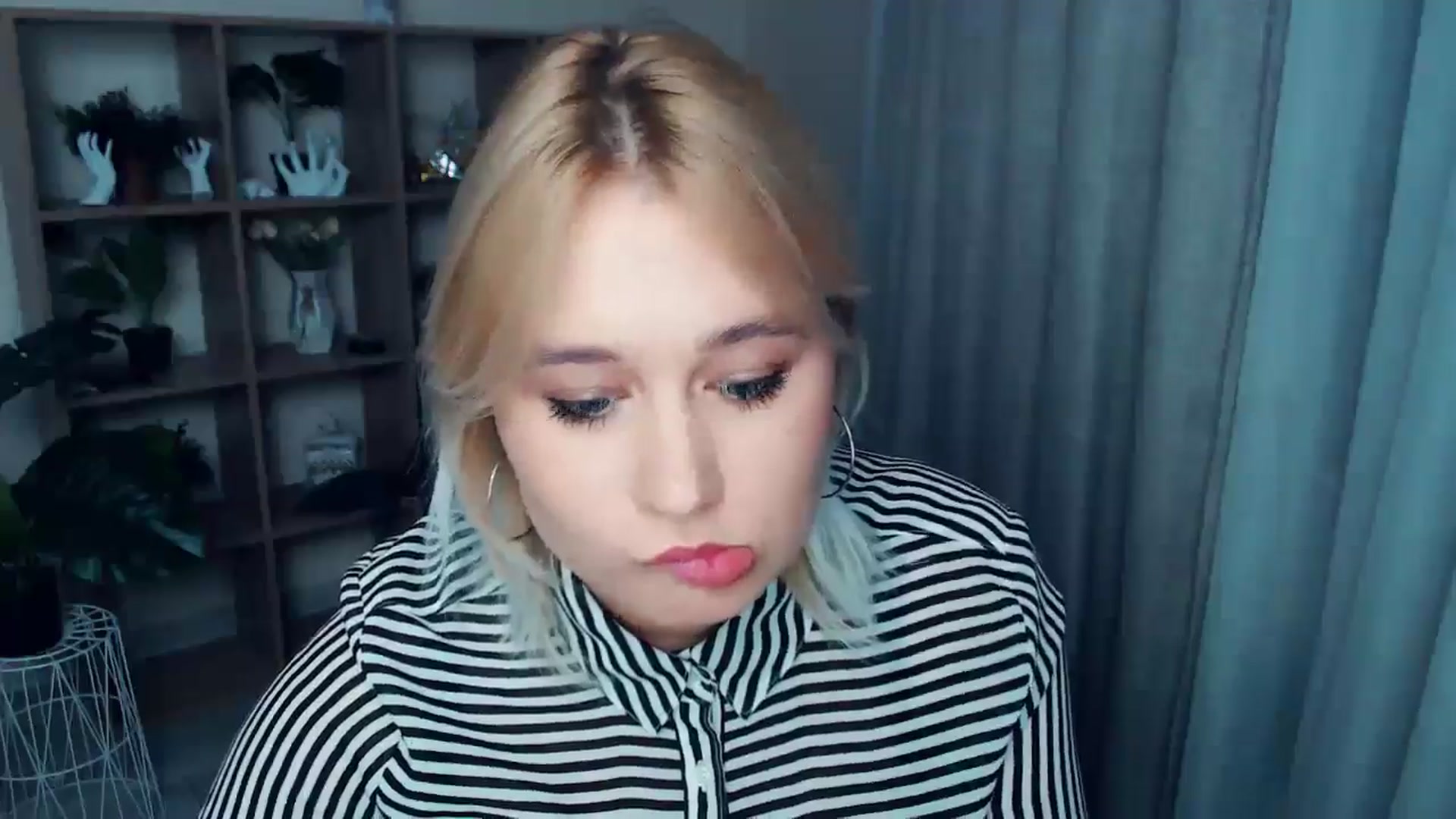 Gallery image thumbnail from Kukla_kolduna's myfreecams stream on, 10/20/2024, 15:35 image 18 of 20