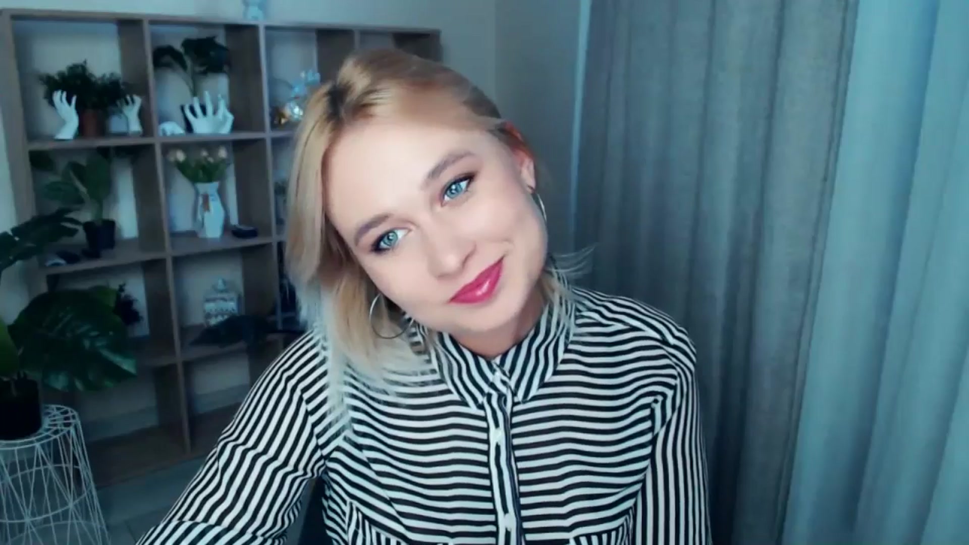 Gallery image thumbnail from Kukla_kolduna's myfreecams stream on, 10/20/2024, 15:35 image 3 of 20