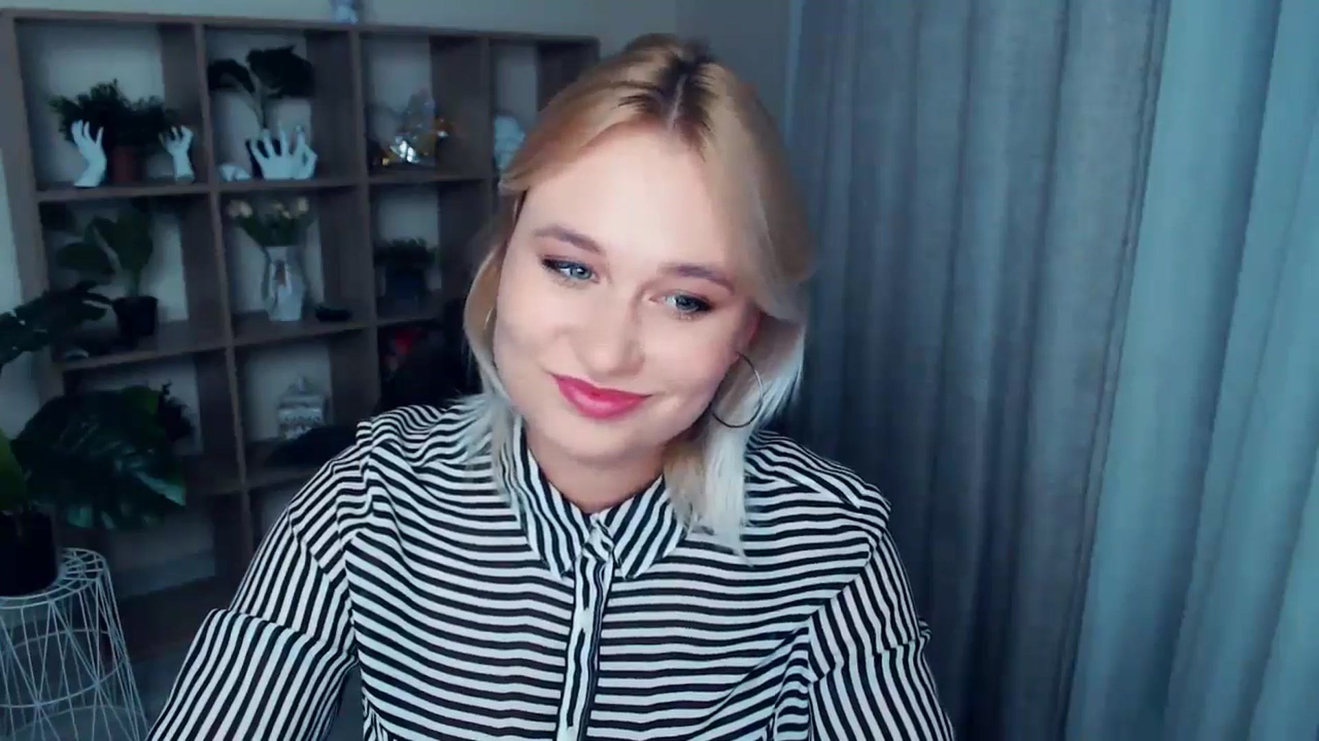 Gallery image thumbnail from Kukla_kolduna's myfreecams stream on, 10/20/2024, 15:35 image 13 of 20
