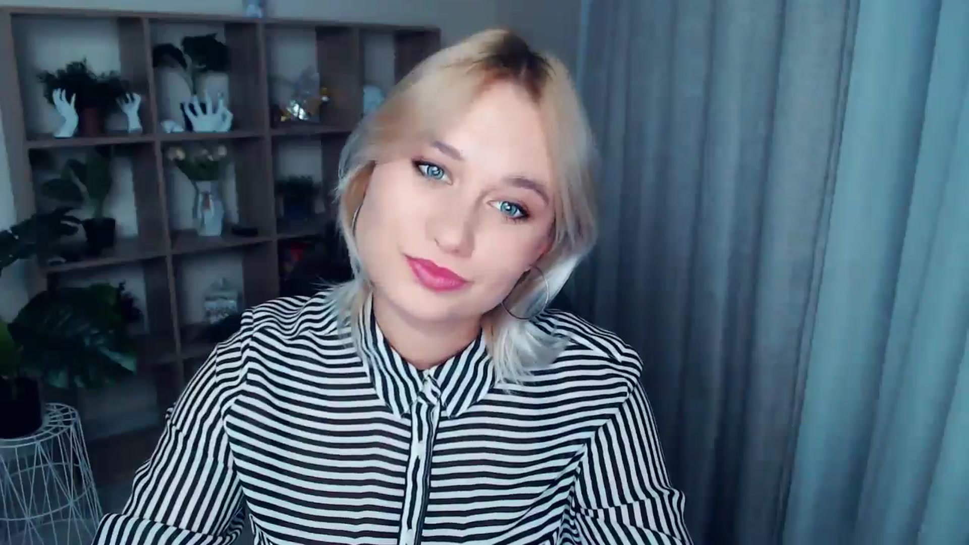 Gallery image thumbnail from Kukla_kolduna's myfreecams stream on, 10/20/2024, 15:35 image 11 of 20