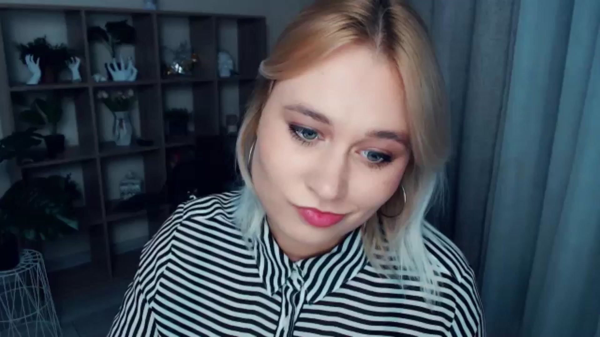 Gallery image thumbnail from Kukla_kolduna's myfreecams stream on, 10/20/2024, 16:04 image 9 of 20