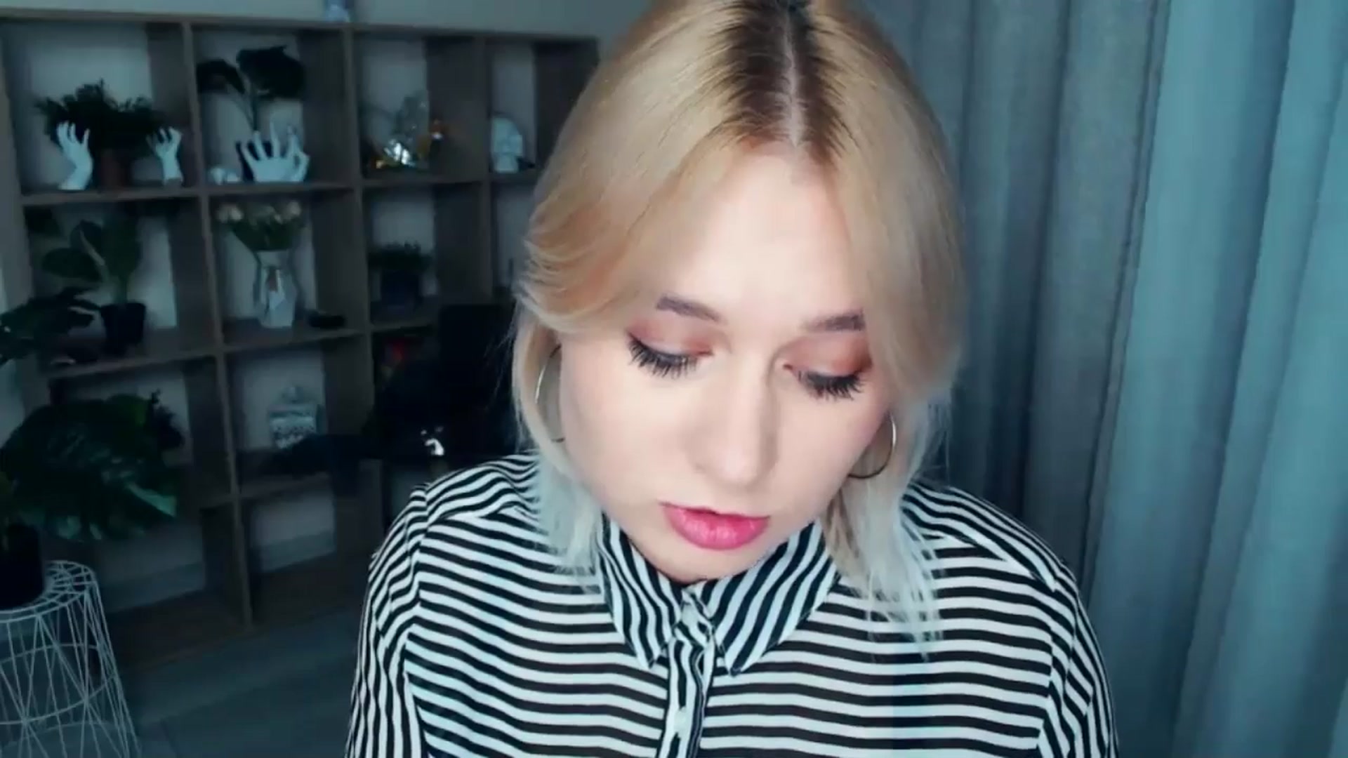 Gallery image thumbnail from Kukla_kolduna's myfreecams stream on, 10/20/2024, 16:04 image 12 of 20