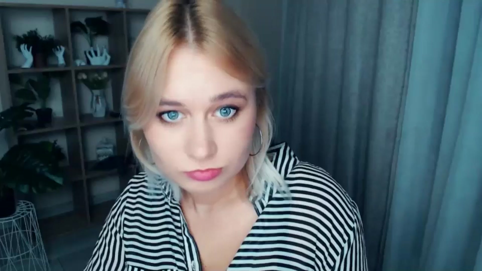 Gallery image thumbnail from Kukla_kolduna's myfreecams stream on, 10/20/2024, 16:04 image 15 of 20