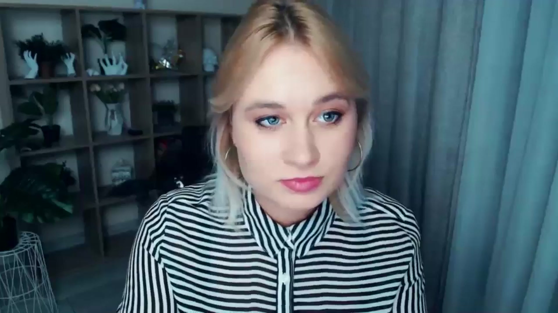 Gallery image thumbnail from Kukla_kolduna's myfreecams stream on, 10/20/2024, 16:04 image 5 of 20