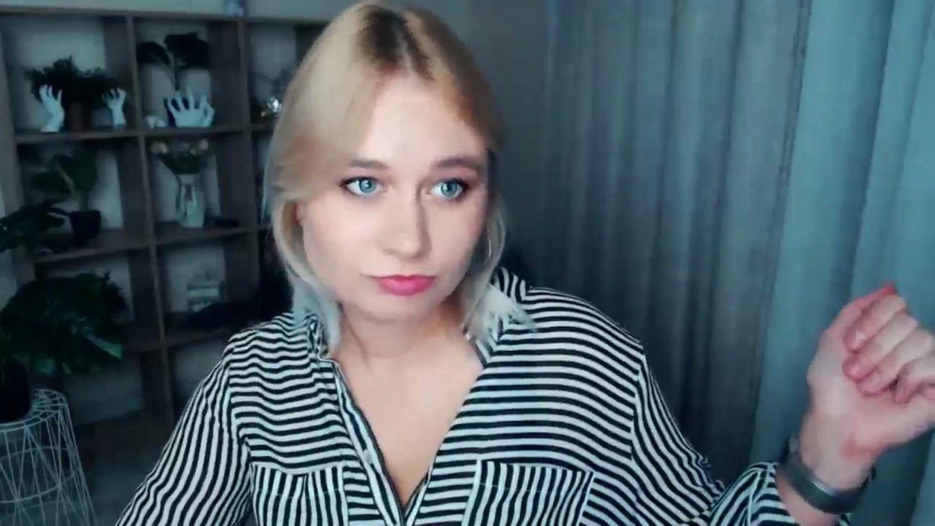 Gallery image thumbnail from Kukla_kolduna's myfreecams stream on, 10/20/2024, 16:04 image 14 of 20
