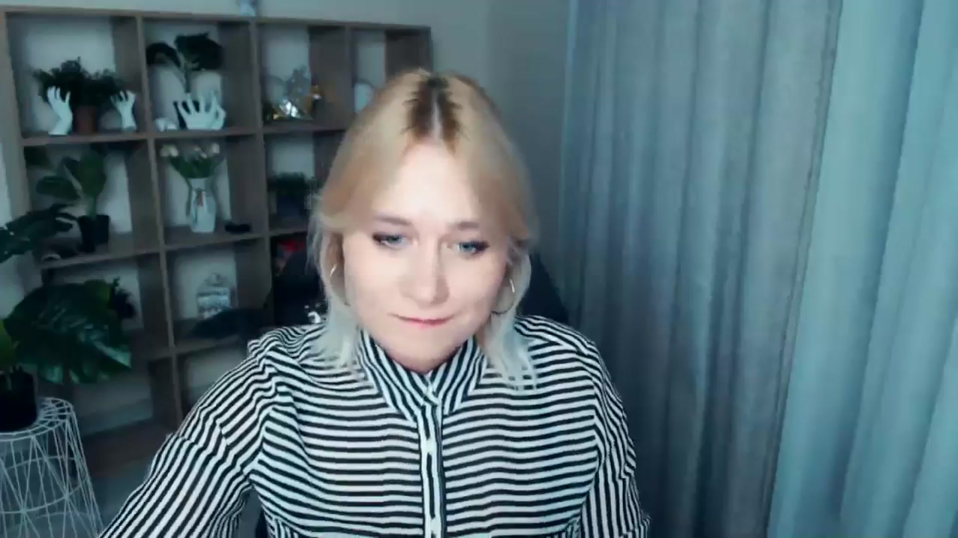 Gallery image thumbnail from Kukla_kolduna's myfreecams stream on, 10/20/2024, 16:04 image 2 of 20