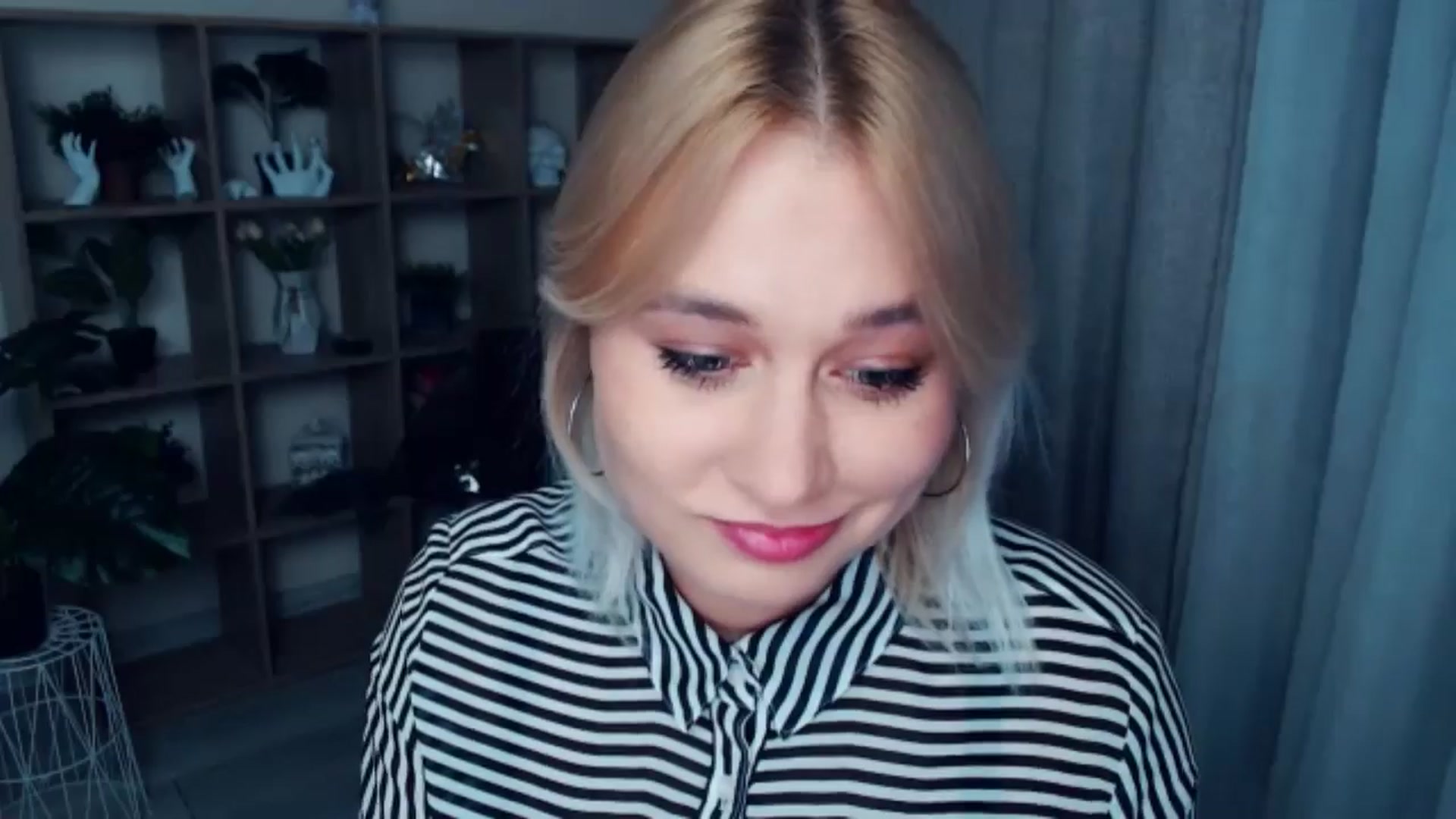 Gallery image thumbnail from Kukla_kolduna's myfreecams stream on, 10/20/2024, 16:04 image 10 of 20