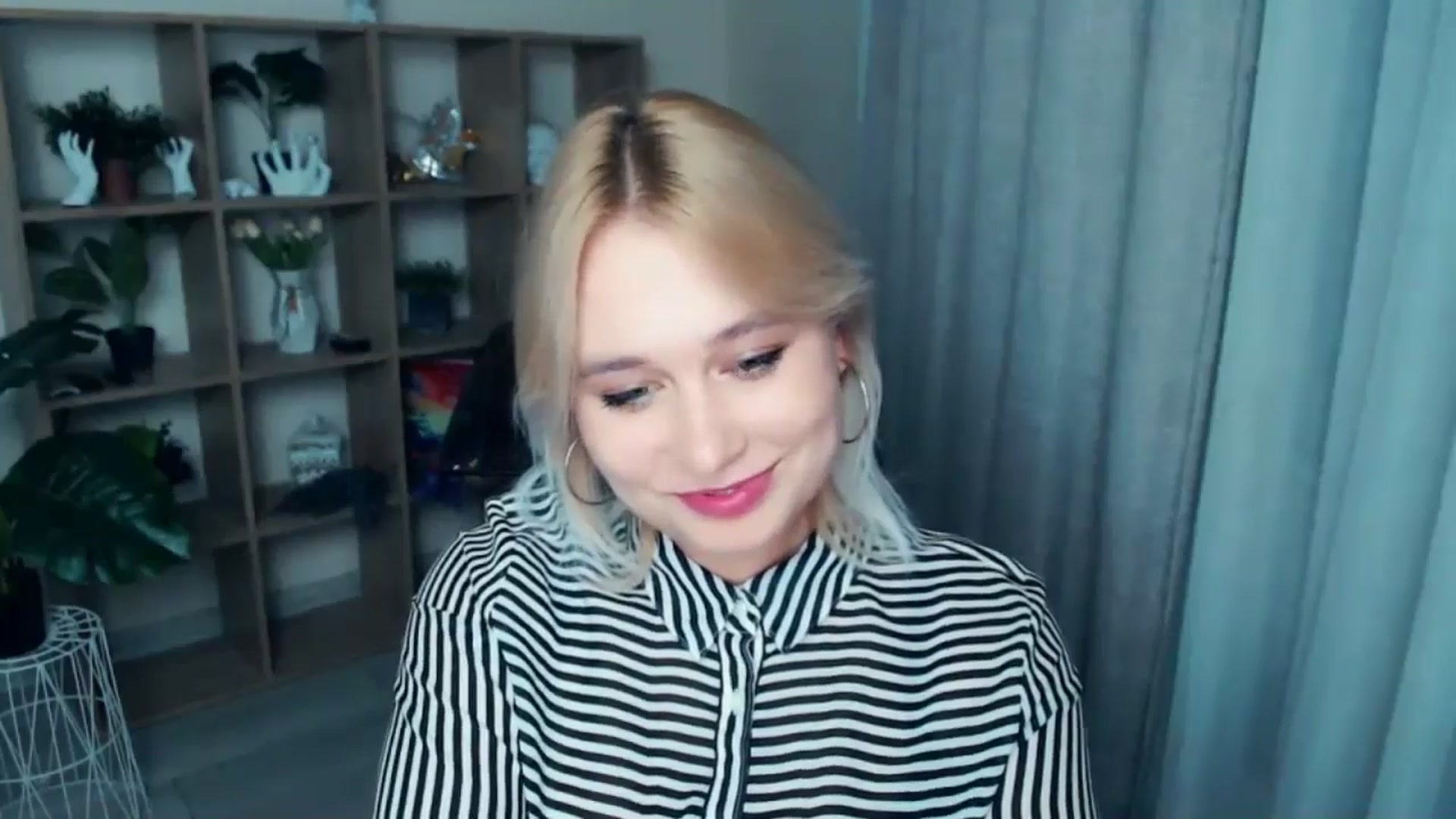 Gallery image thumbnail from Kukla_kolduna's myfreecams stream on, 10/20/2024, 17:41 image 14 of 20