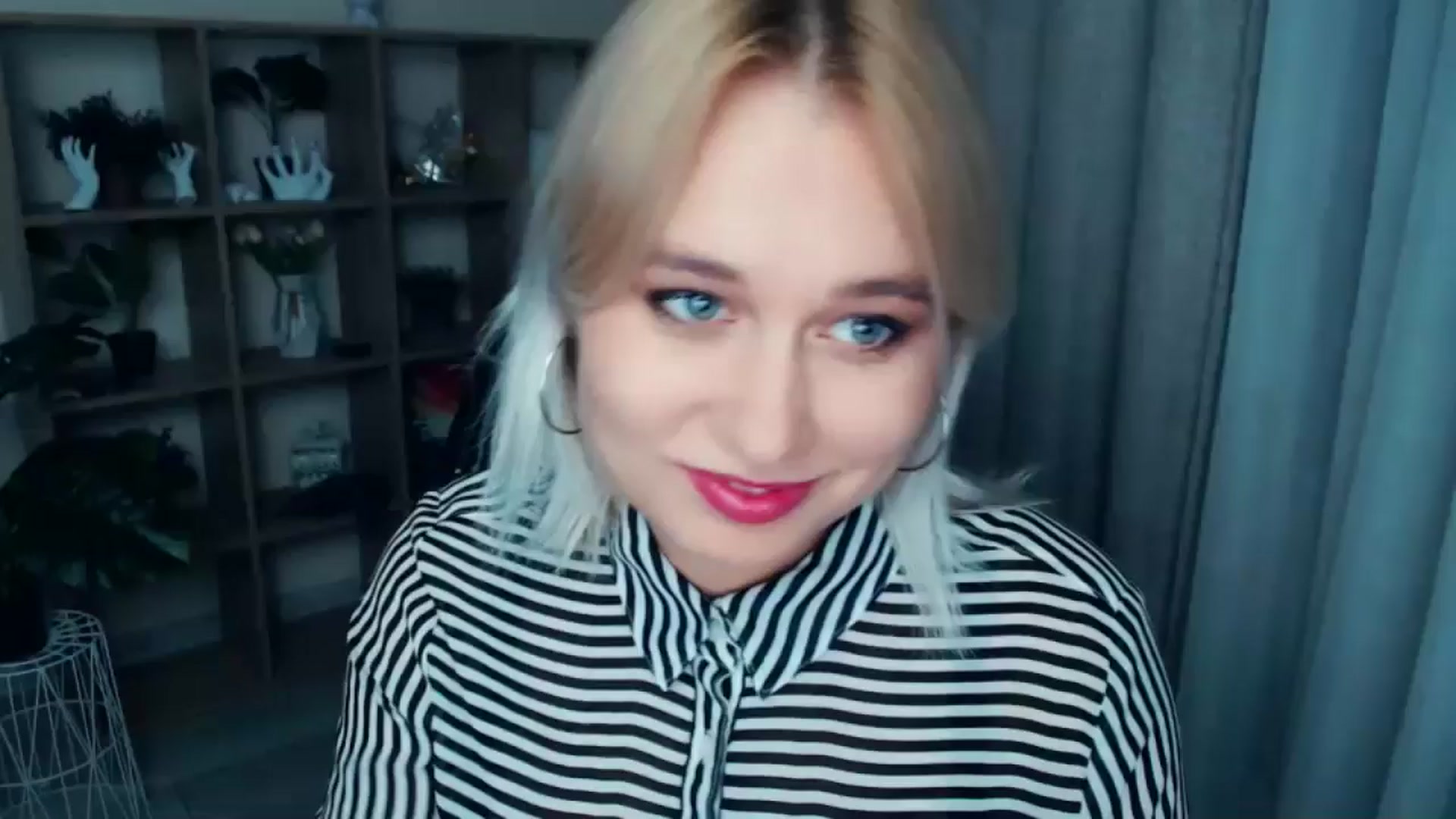 Gallery image thumbnail from Kukla_kolduna's myfreecams stream on, 10/20/2024, 17:41 image 1 of 20