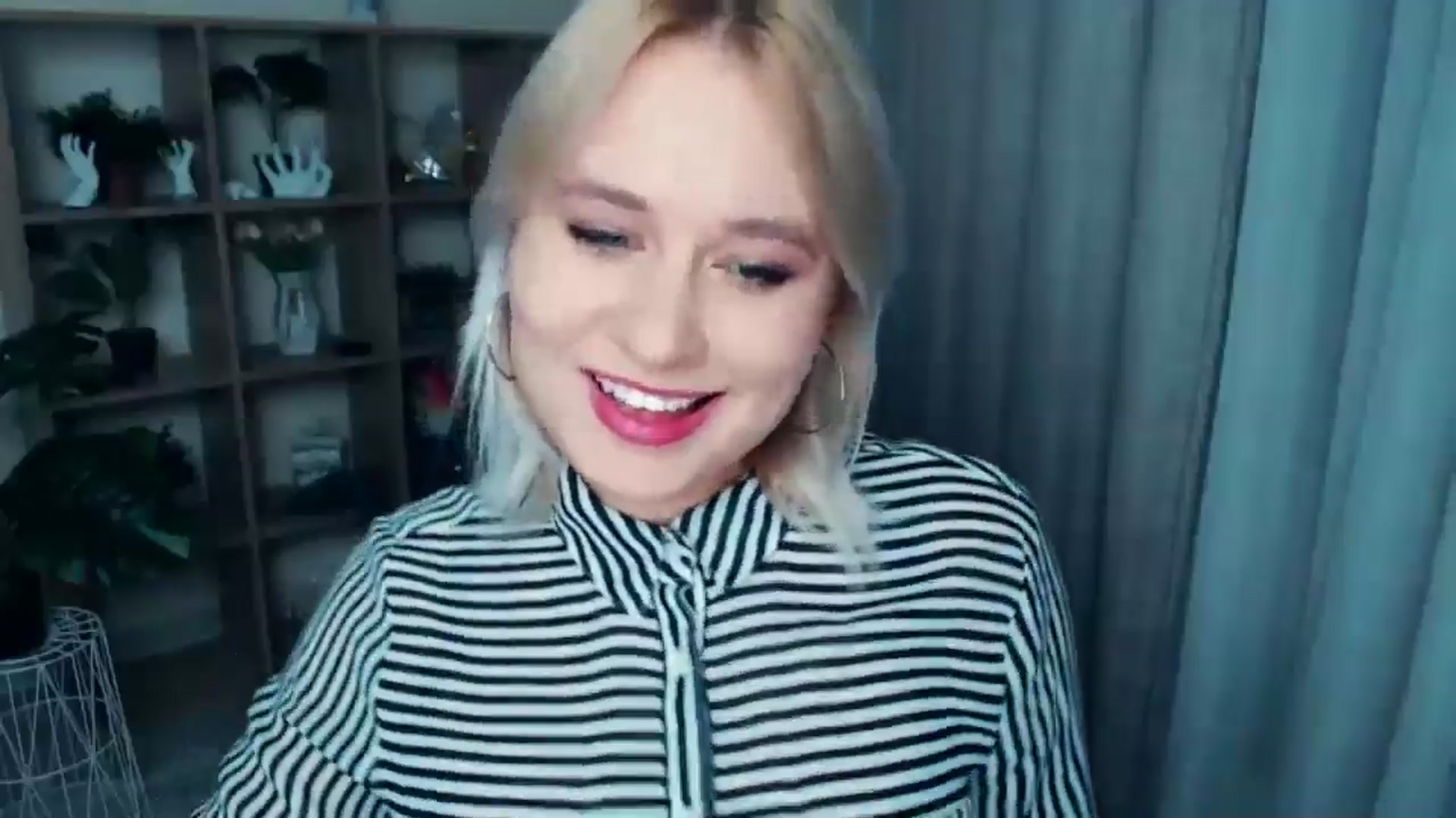 Gallery image thumbnail from Kukla_kolduna's myfreecams stream on, 10/20/2024, 17:41 image 4 of 20