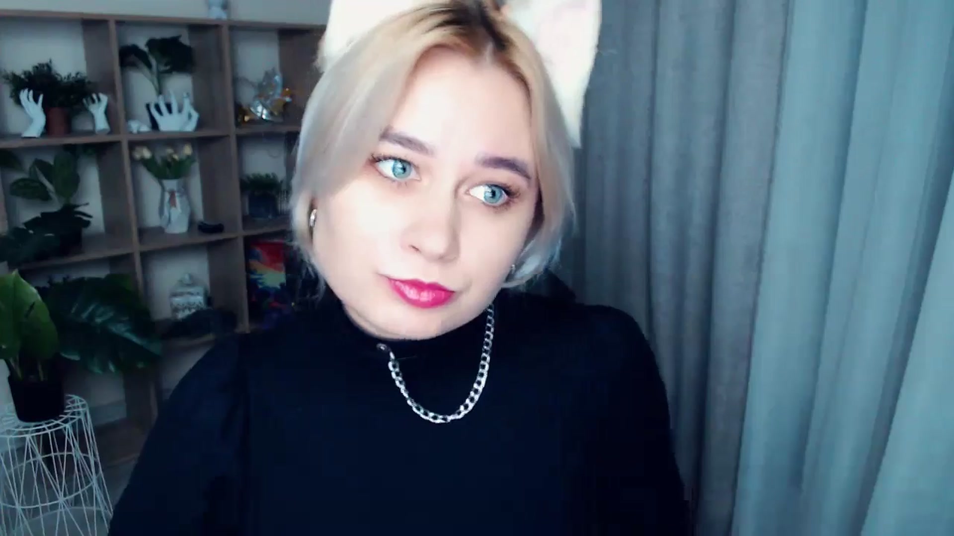 Gallery image thumbnail from Kukla_kolduna's myfreecams stream on, 10/23/2024, 18:18 image 10 of 20