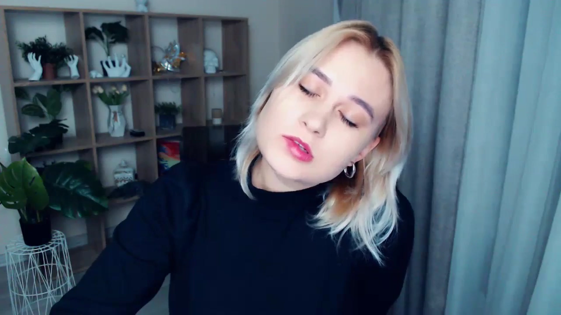 Gallery image thumbnail from Kukla_kolduna's myfreecams stream on, 10/23/2024, 18:18 image 5 of 20