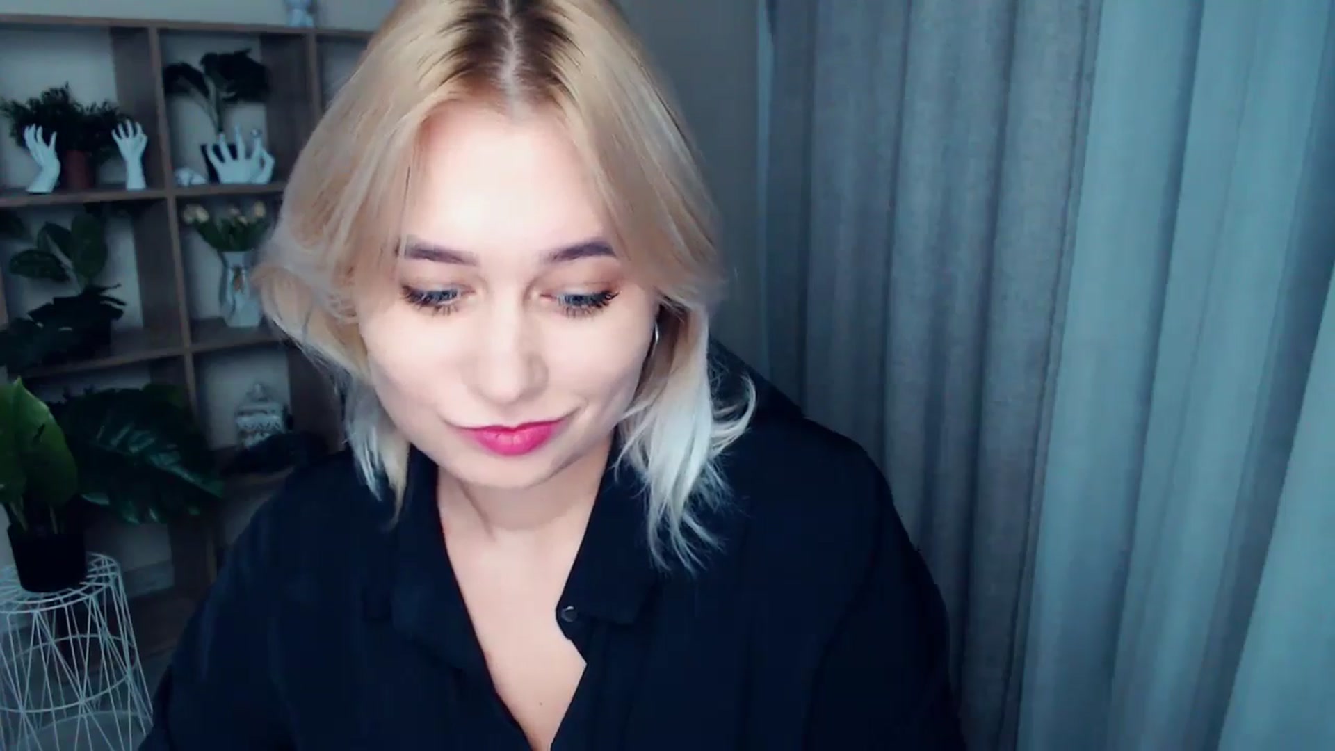 Gallery image thumbnail from Kukla_kolduna's myfreecams stream on, 10/23/2024, 19:06 image 11 of 20