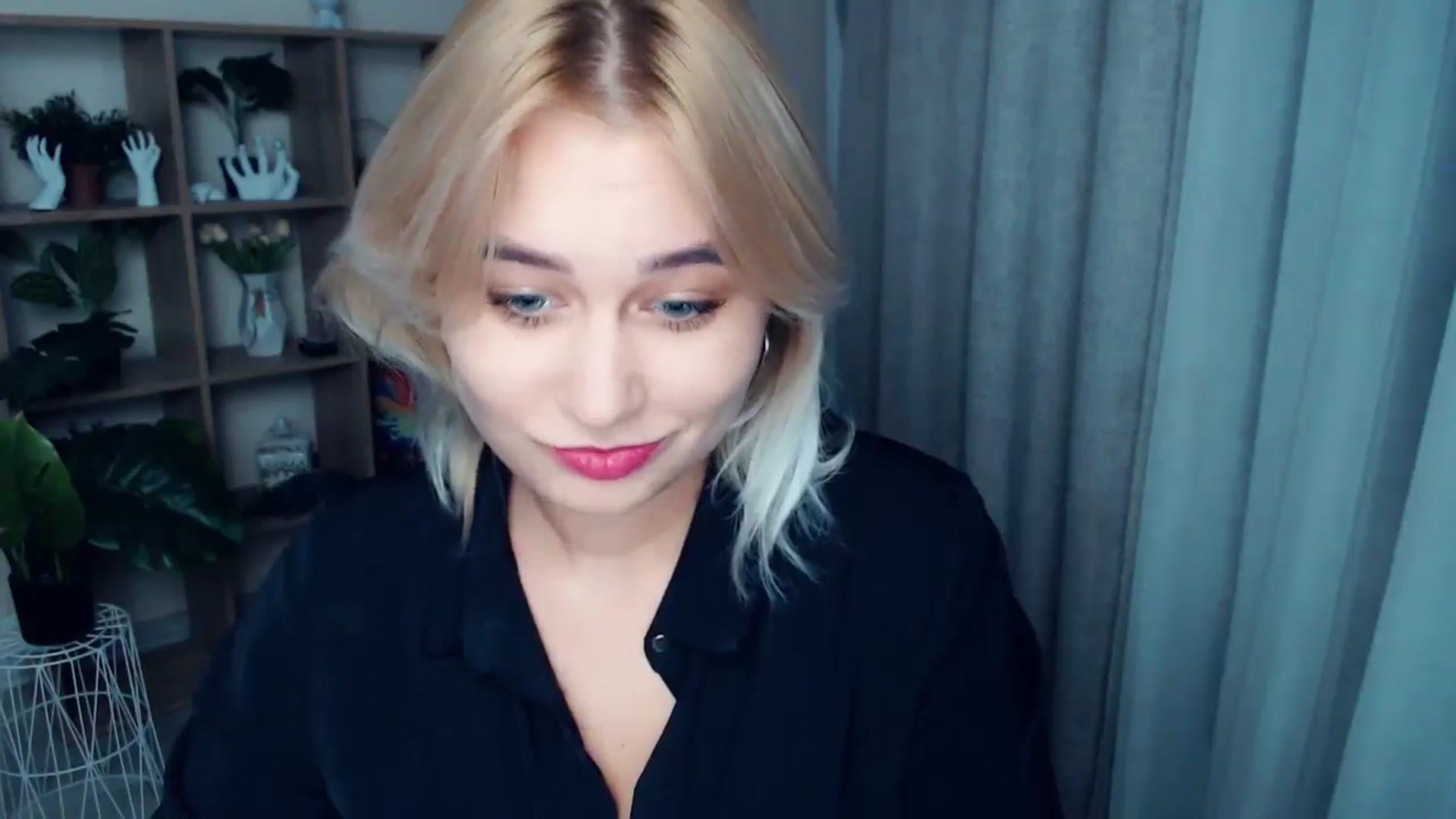 Gallery image thumbnail from Kukla_kolduna's myfreecams stream on, 10/23/2024, 19:06 image 10 of 20