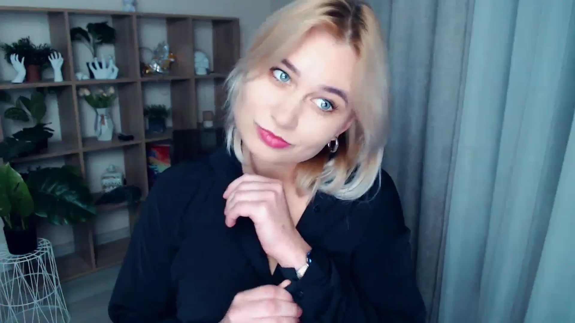 Gallery image thumbnail from Kukla_kolduna's myfreecams stream on, 10/23/2024, 19:06 image 5 of 20