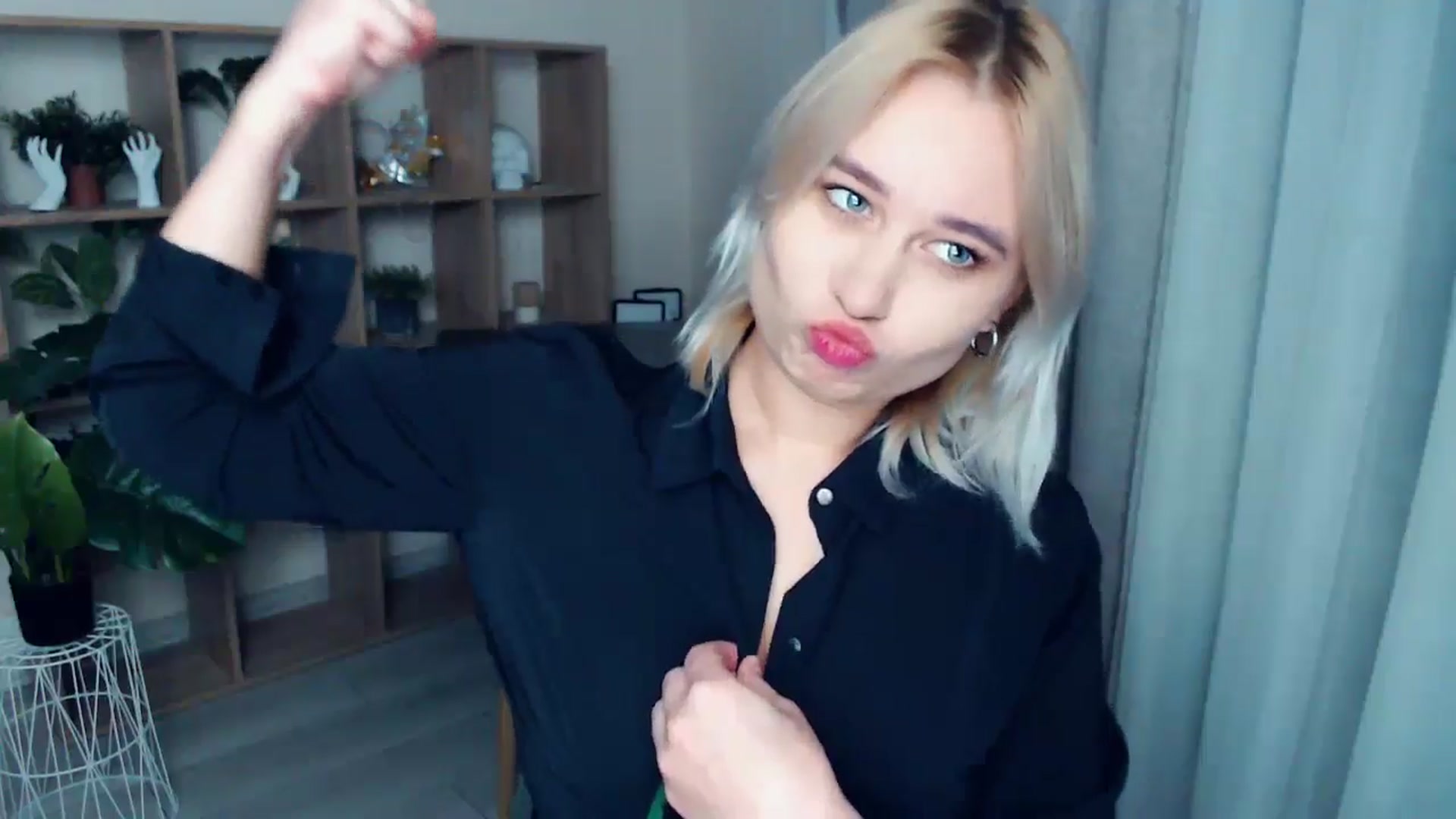 Gallery image thumbnail from Kukla_kolduna's myfreecams stream on, 10/23/2024, 19:06 image 18 of 20