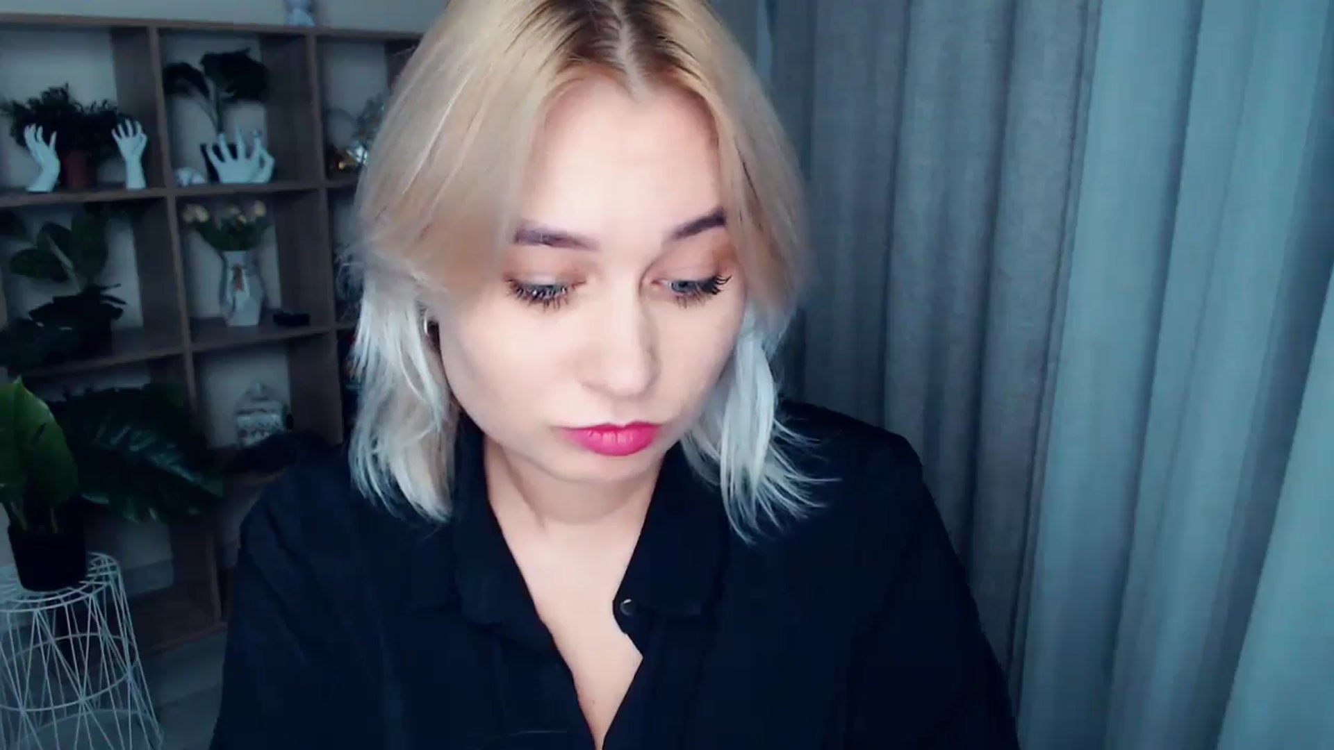 Gallery image thumbnail from Kukla_kolduna's myfreecams stream on, 10/23/2024, 19:06 image 12 of 20