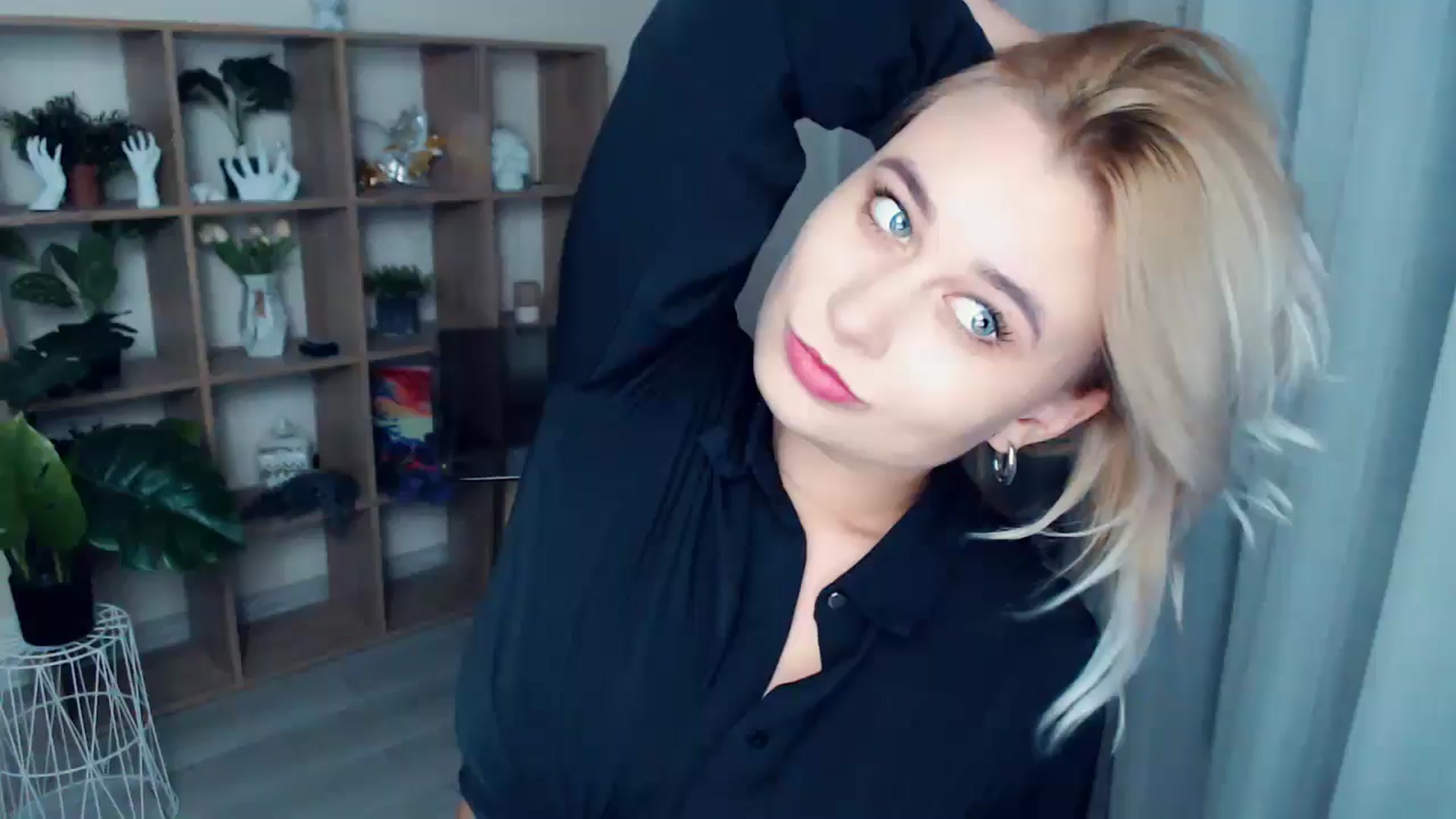 Gallery image thumbnail from Kukla_kolduna's myfreecams stream on, 10/23/2024, 19:06 image 8 of 20