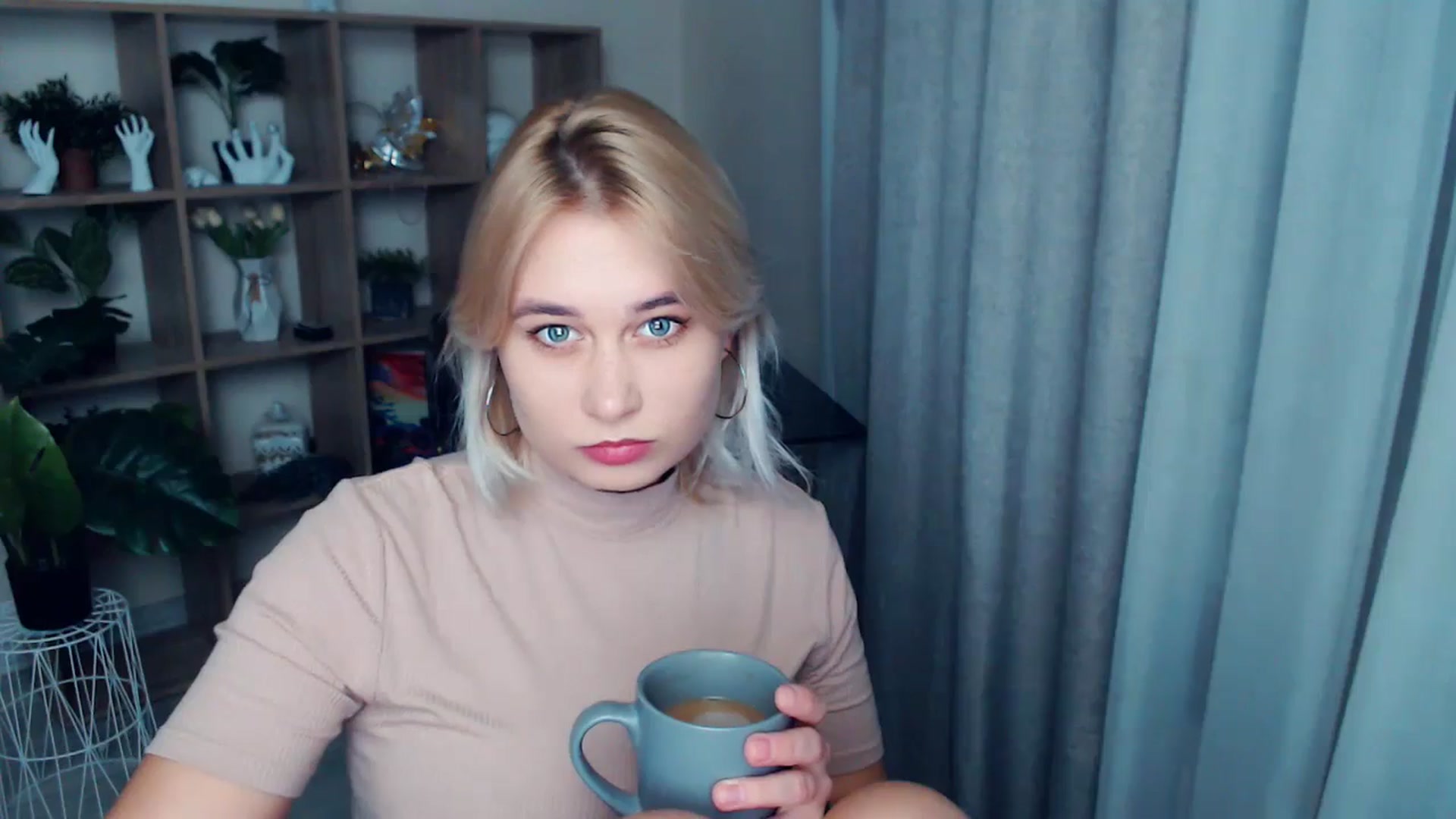 Gallery image thumbnail from Kukla_kolduna's myfreecams stream on, 10/24/2024, 16:56 image 8 of 20