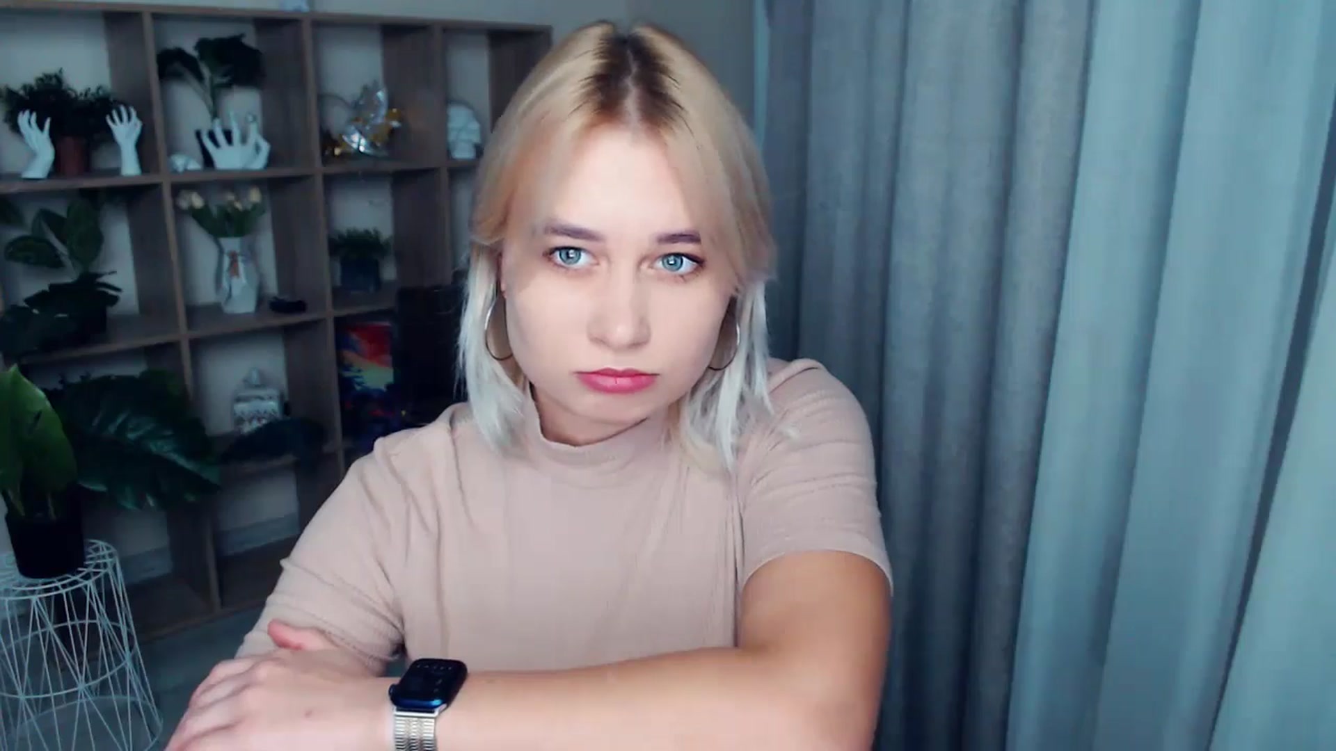 Gallery image thumbnail from Kukla_kolduna's myfreecams stream on, 10/24/2024, 16:56 image 6 of 20
