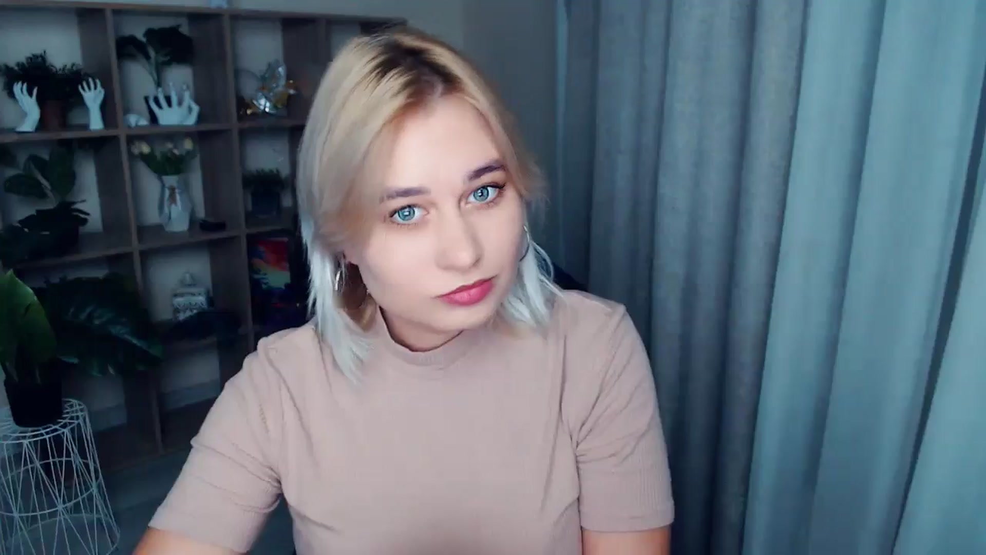 Gallery image thumbnail from Kukla_kolduna's myfreecams stream on, 10/24/2024, 16:56 image 7 of 20