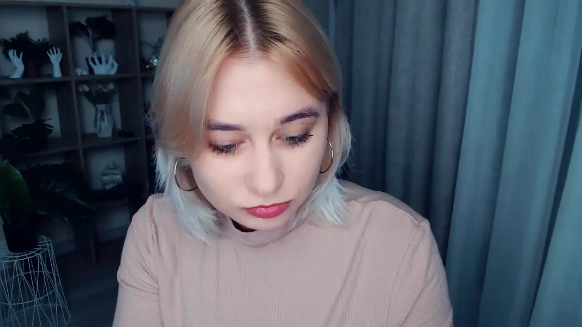 Gallery image thumbnail from Kukla_kolduna's myfreecams stream on, 10/24/2024, 16:56 image 2 of 20
