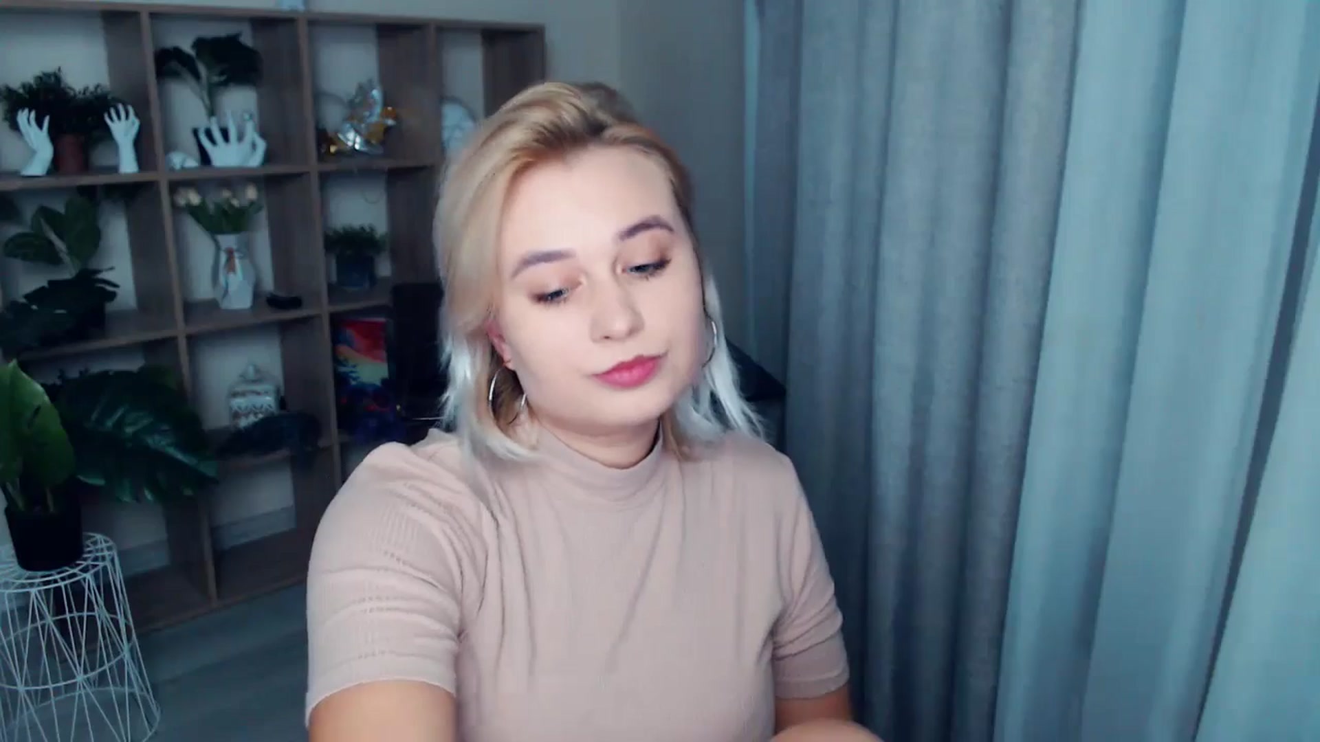 Gallery image thumbnail from Kukla_kolduna's myfreecams stream on, 10/24/2024, 16:56 image 9 of 20